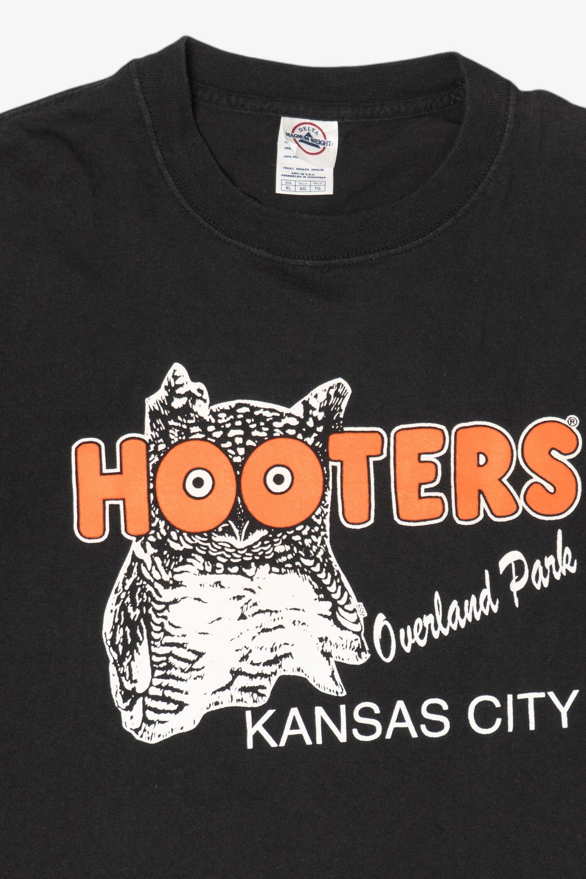 Vintage Hooters Kansas City "Delightfully Tacky, Yet Unrefined" T-Shirt (1990s)
