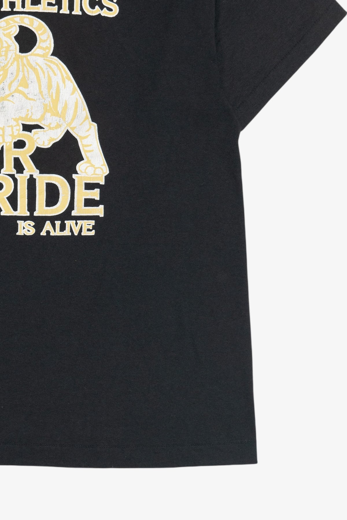 Vintage "Tiger Pride Is Alive" "Peru Athletics" Single Stitch T-Shirt (1990s)