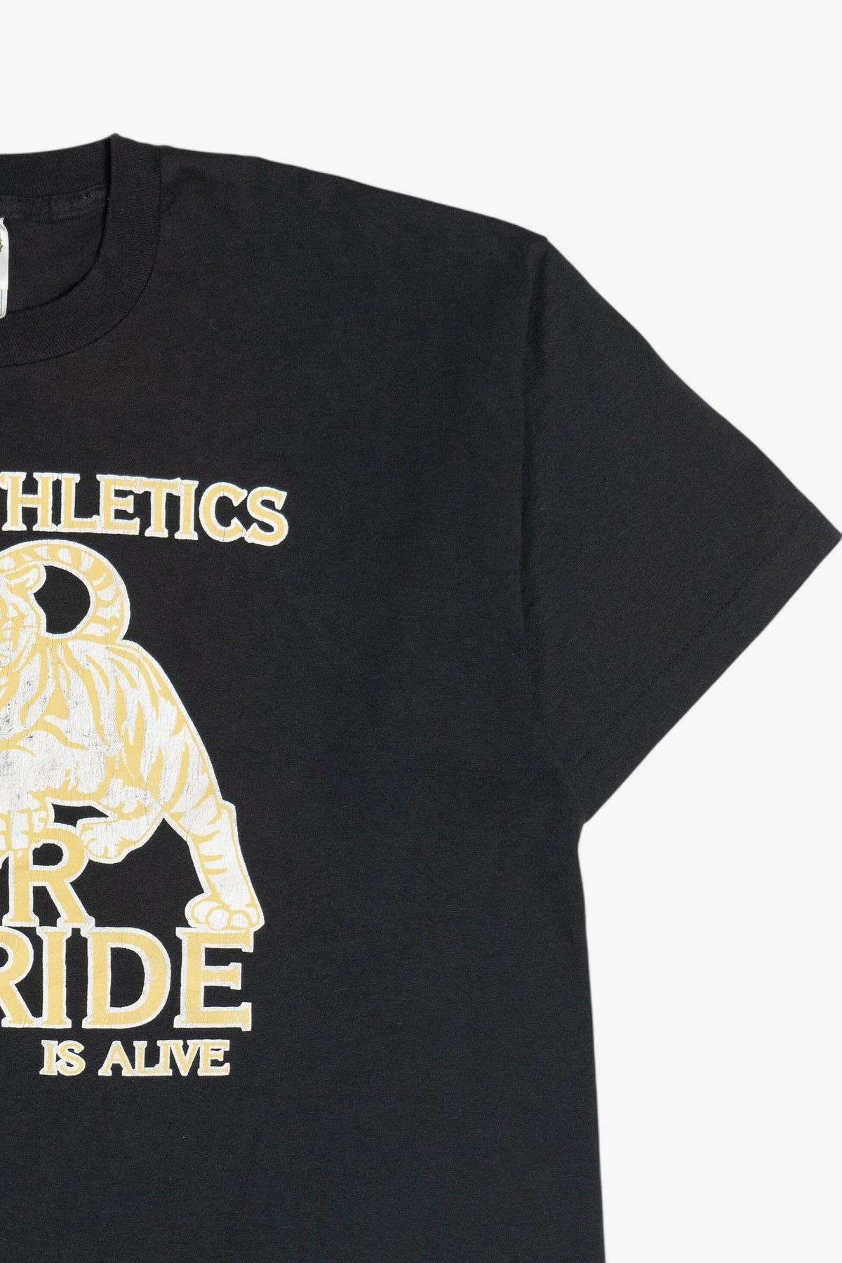 Vintage "Tiger Pride Is Alive" "Peru Athletics" Single Stitch T-Shirt (1990s)