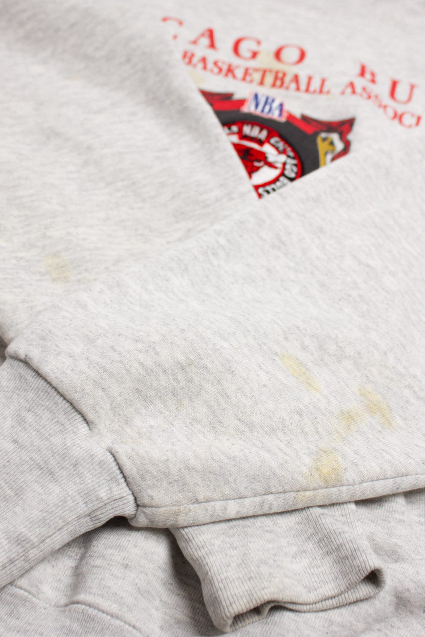 Vintage Chicago Bulls Embroidered Patch Sweatshirt (1990s)