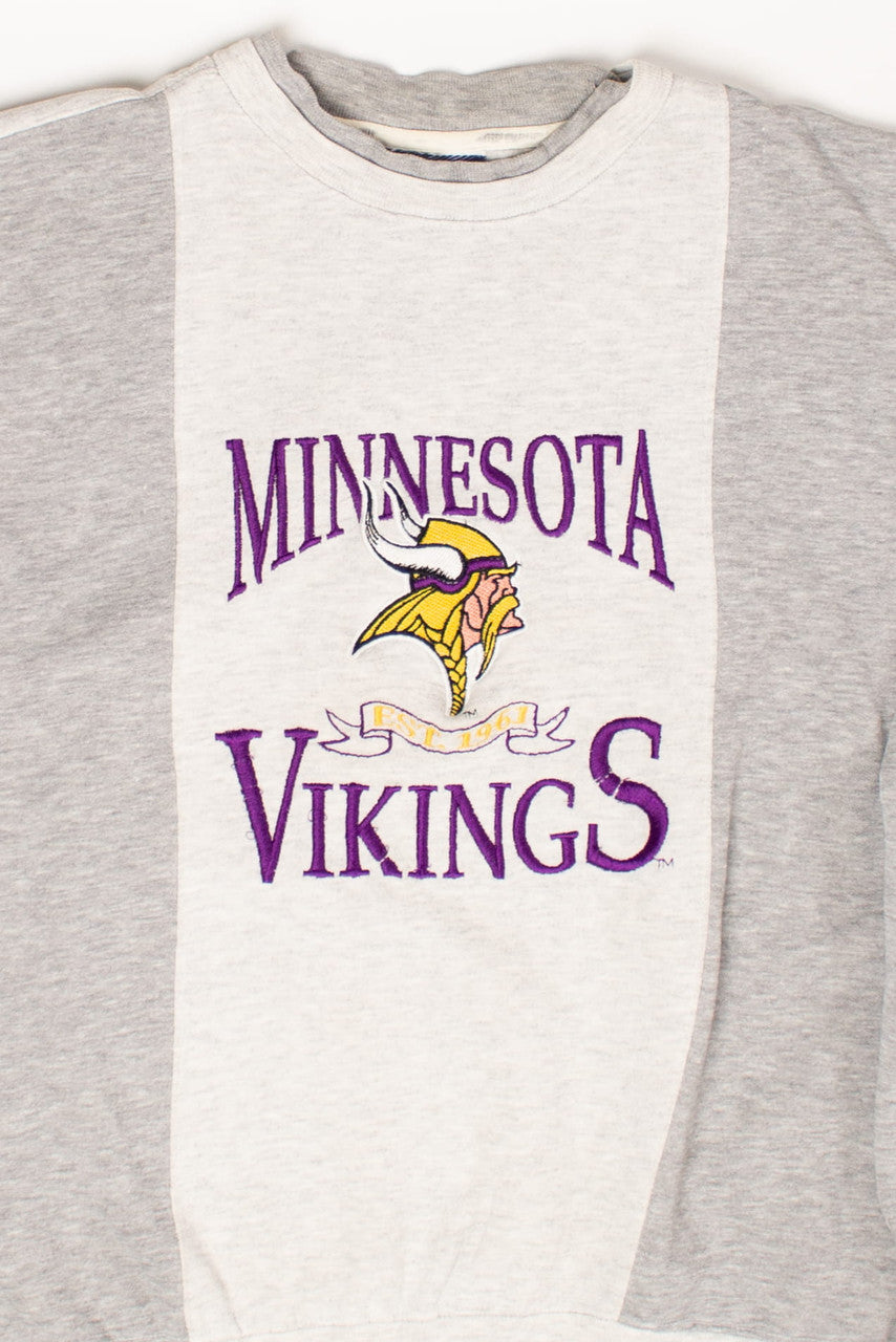 Vintage Embroidered Minnesota Vikings Sweatshirt (1990s)