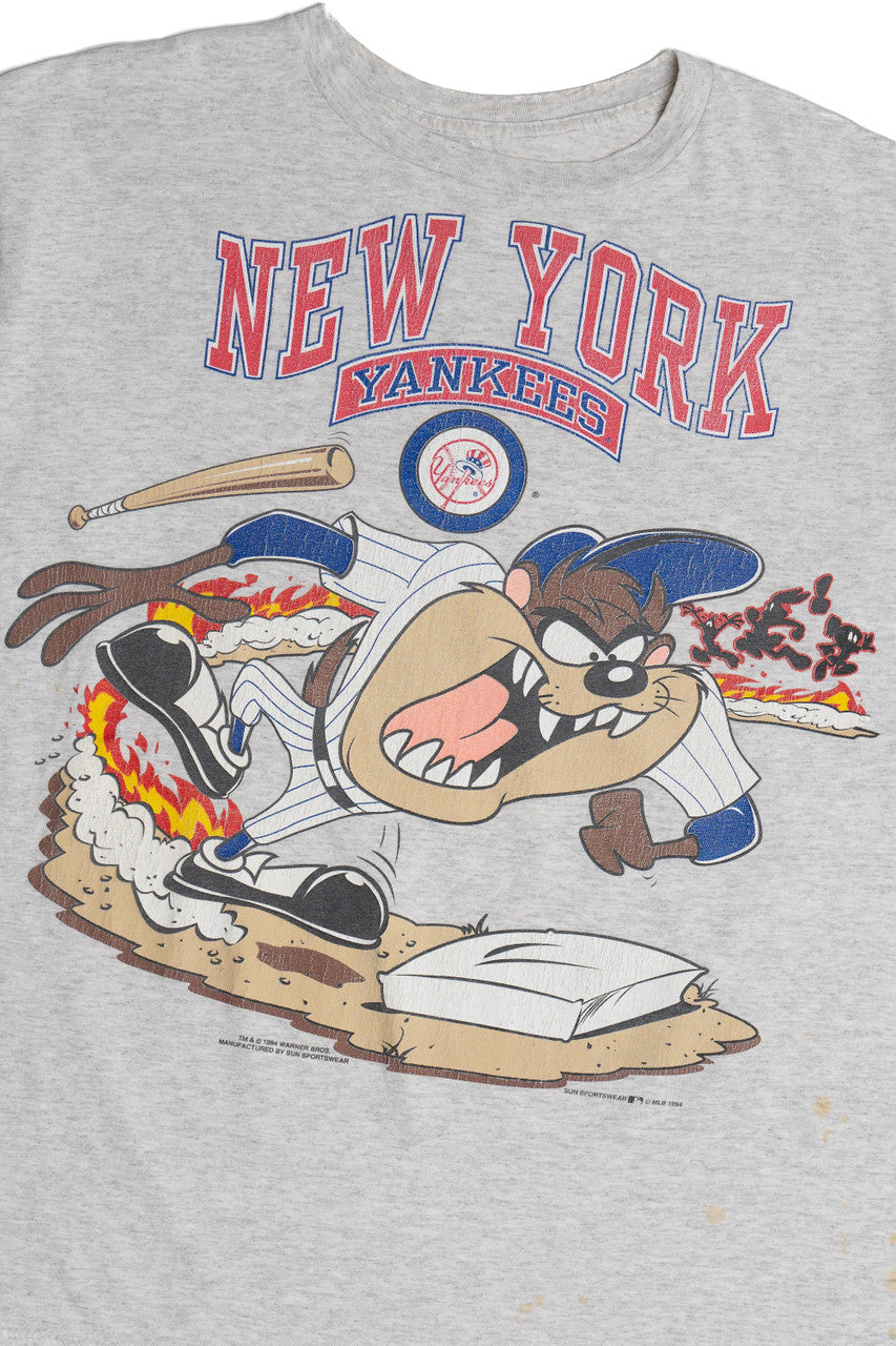 Vintage 1994 Taz NY Yankees "Too Hot To Handle" Looney Tunes T-Shirt
