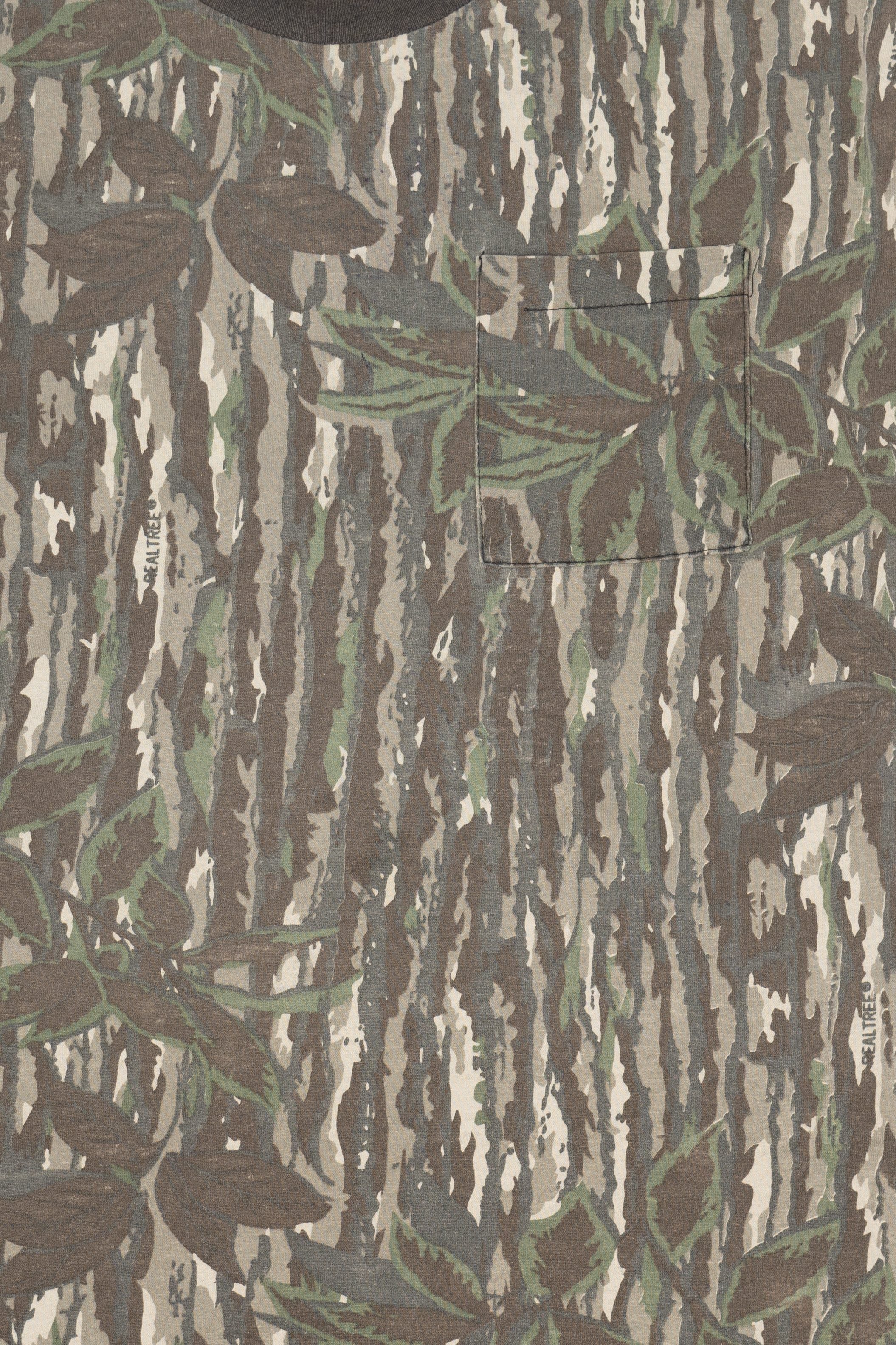 Vintage Camouflage Long Sleeve Pocket T-Shirt (1990s)