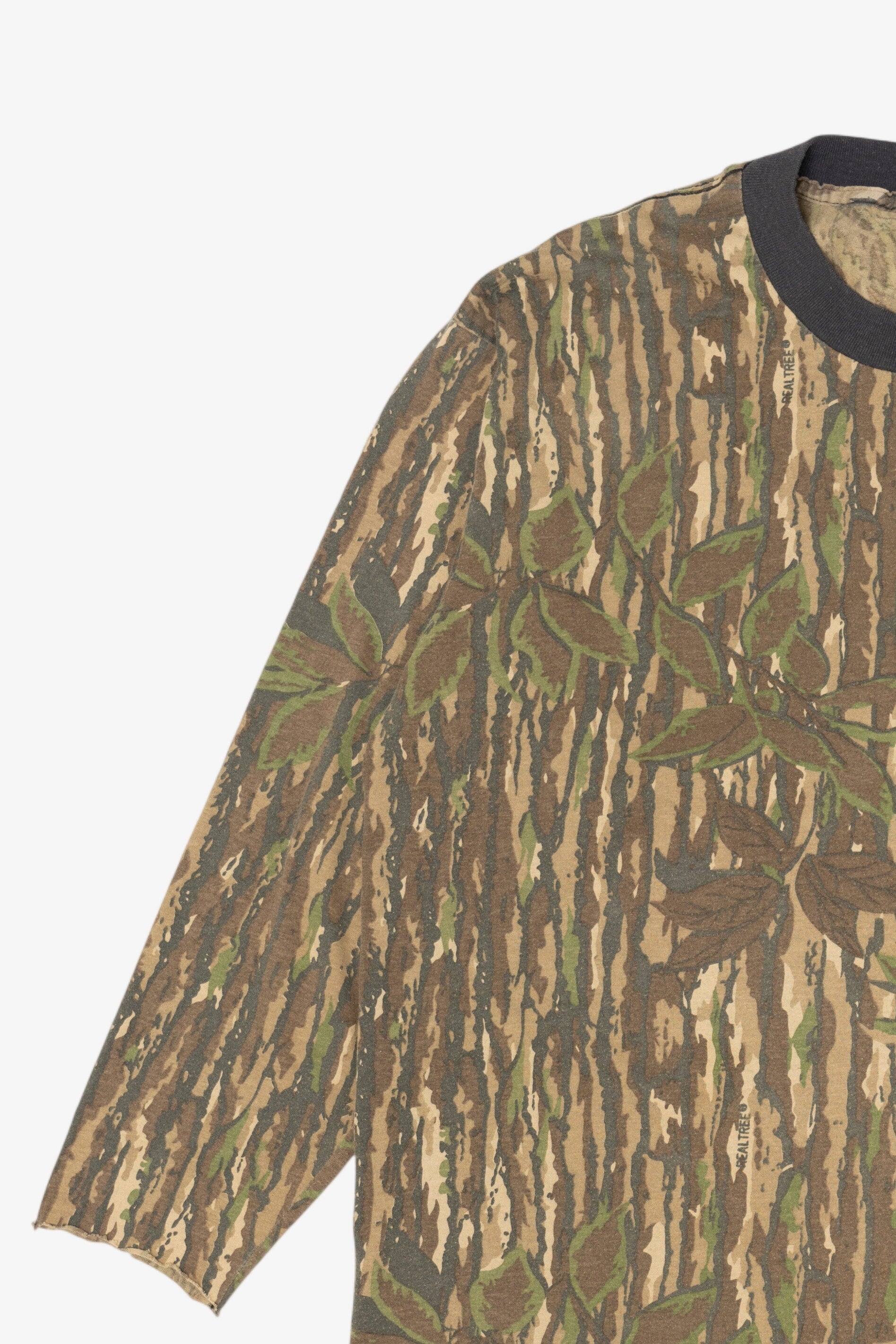 Vintage Camouflage Long Sleeve Pocket T-Shirt (1990s)