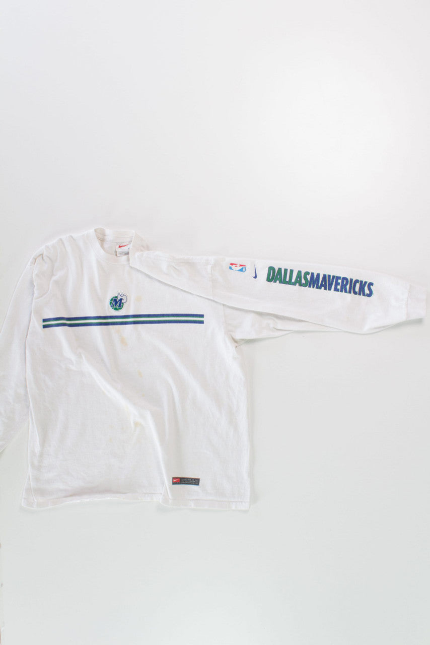 Vintage Dallas Mavericks Long Sleeve T-Shirt
