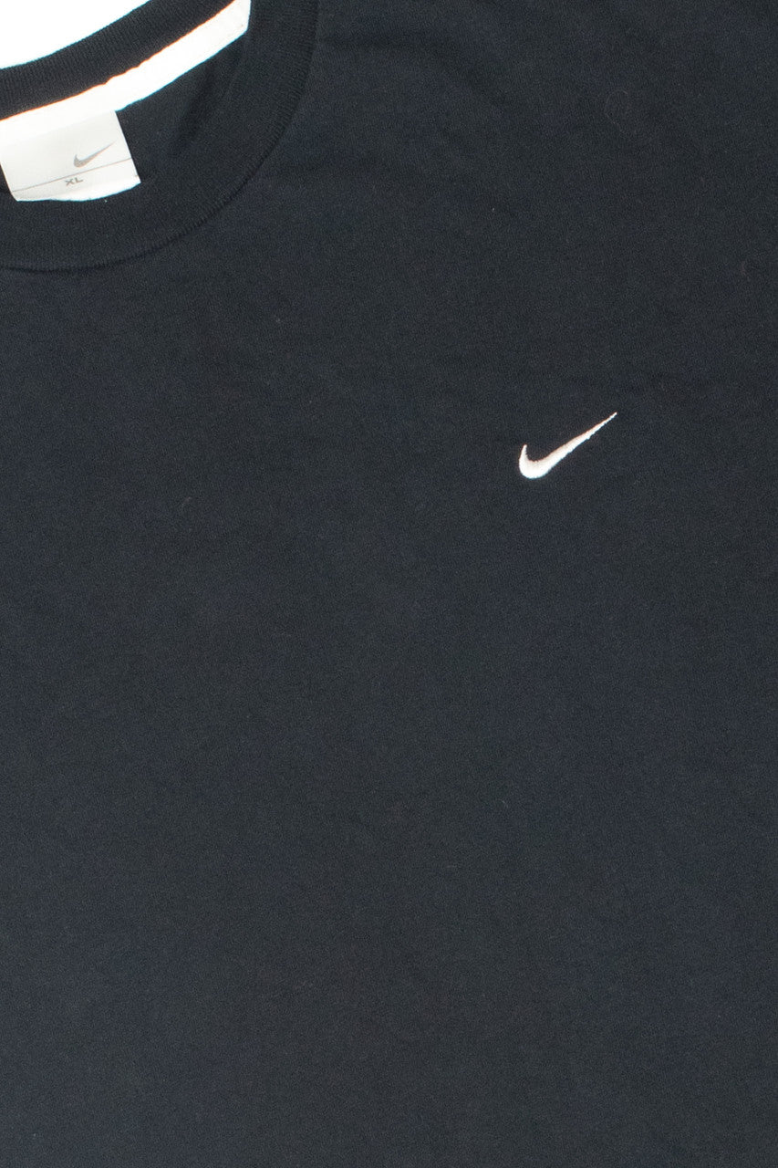 Vintage Nike Embroidered Logo T-Shirt (2000s) 9094