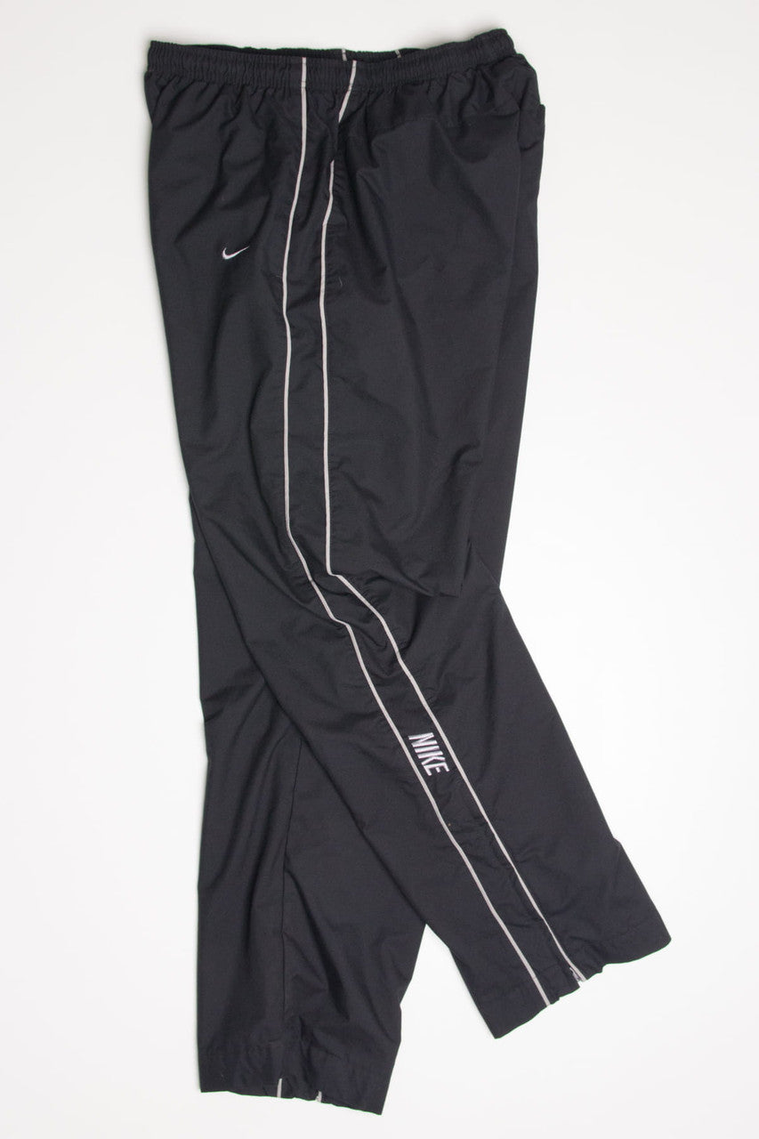 Black Nike Windbreaker Track Pants (sz. L) 1