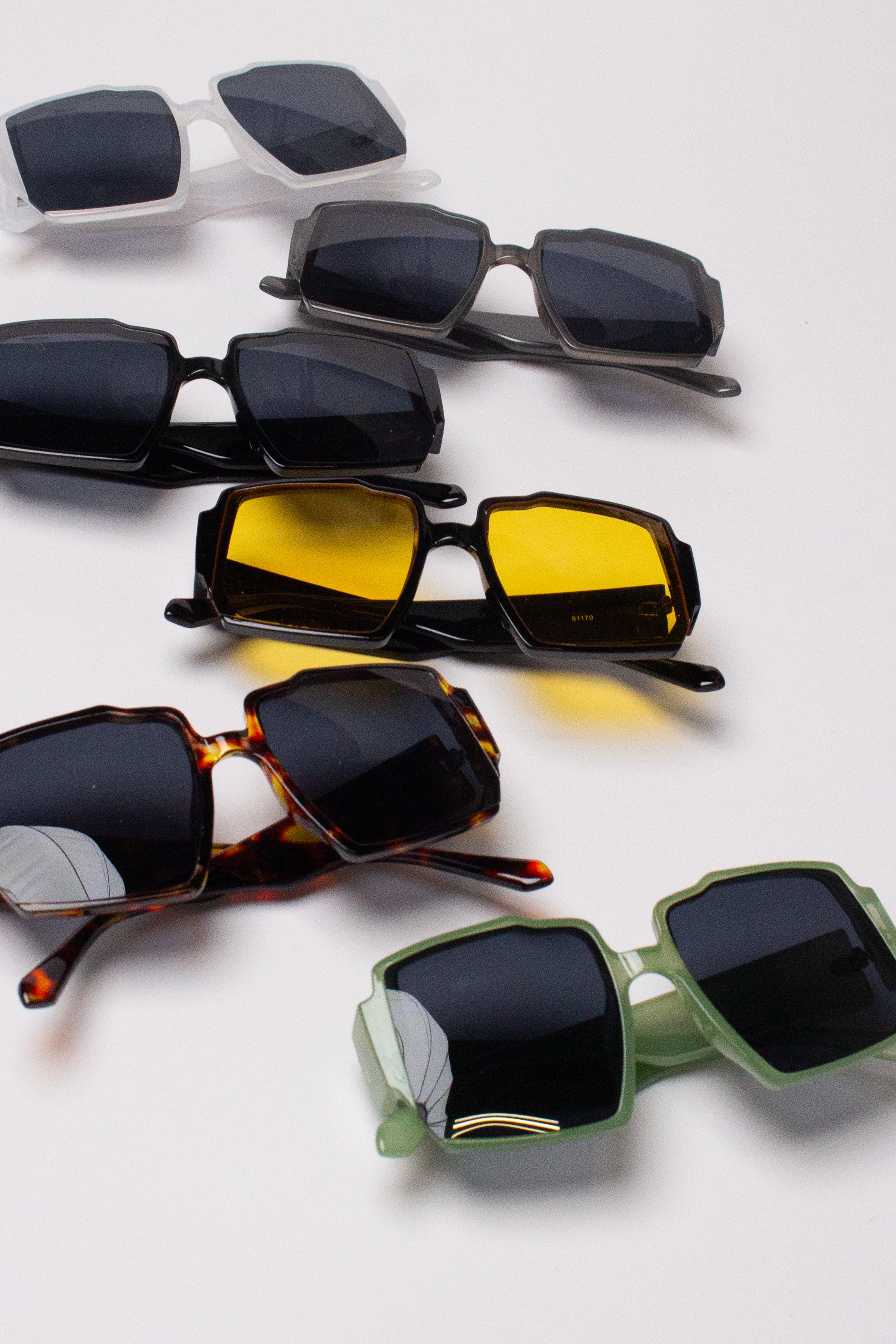 Oversized Wavy Square Sunglasses – Ragstock