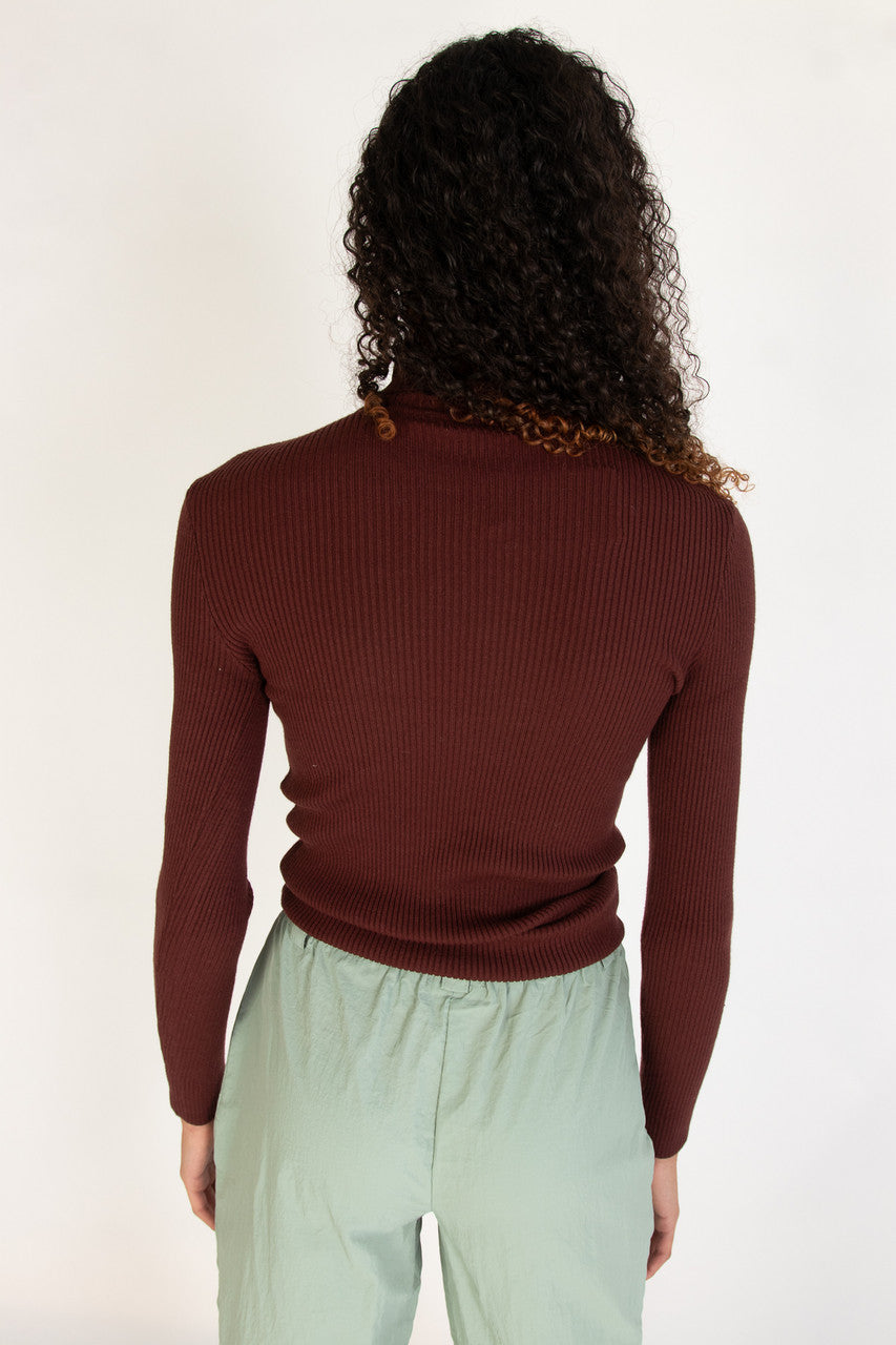 Dark Oak Ribbed Turtleneck Sweater