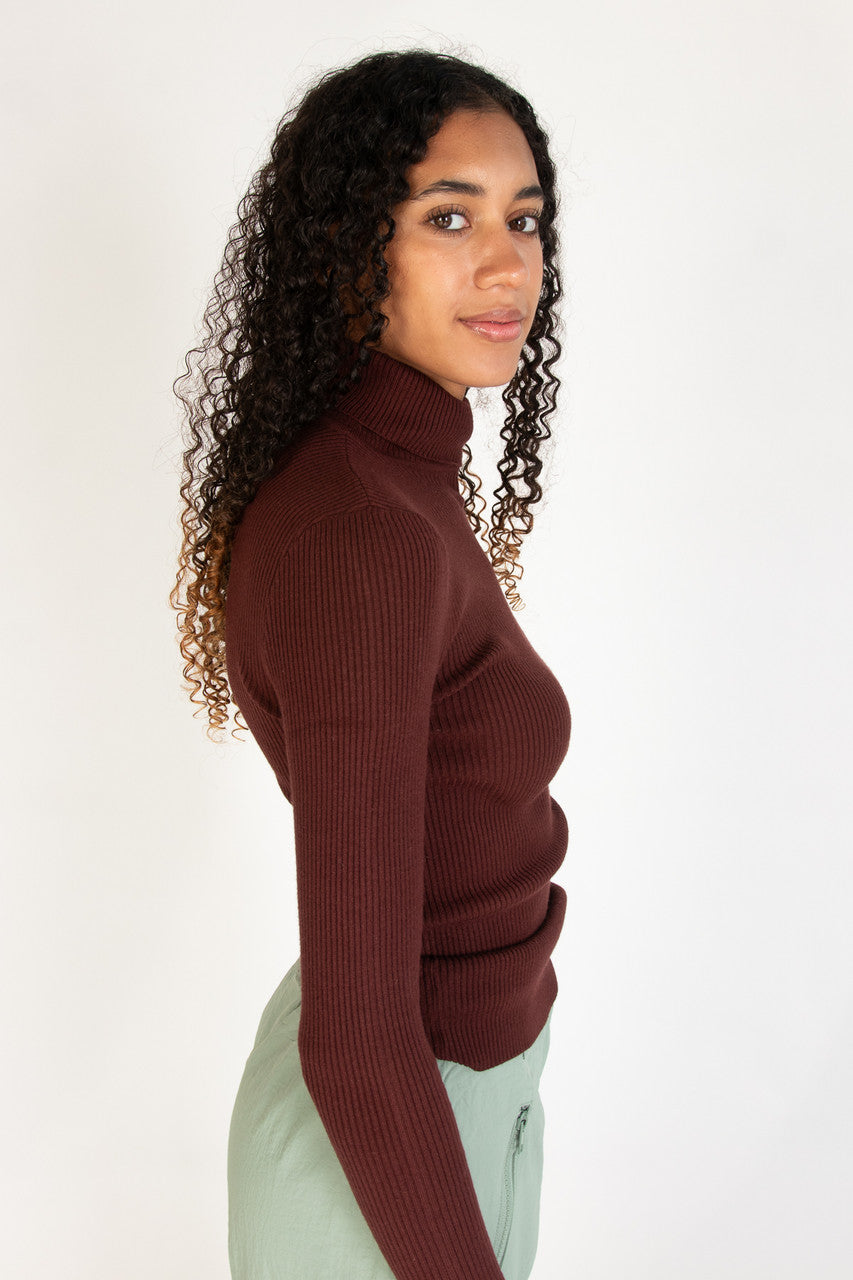 Dark Oak Ribbed Turtleneck Sweater