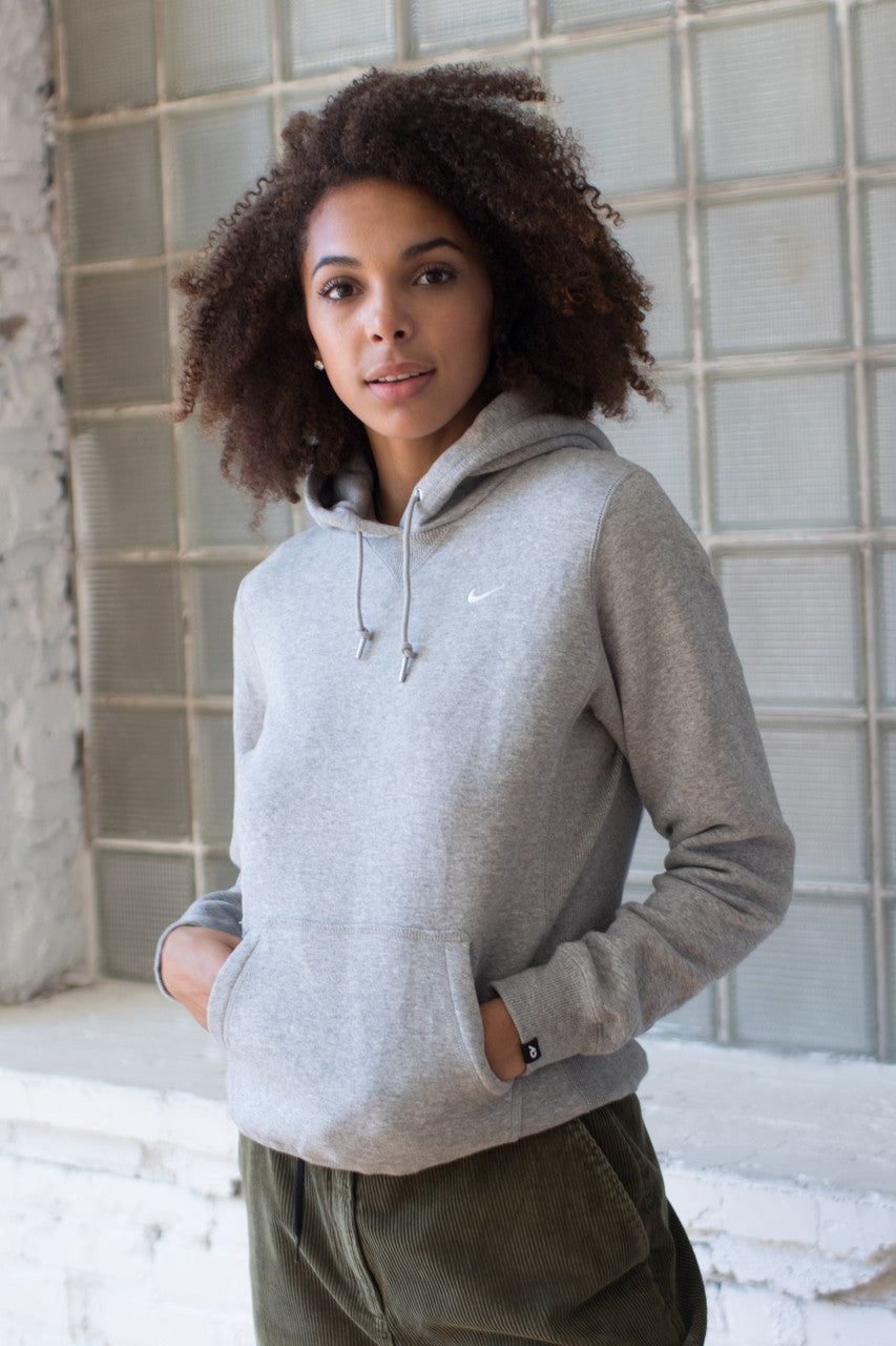 ゆき* Light Grey Nike Hoodie – Ragstock