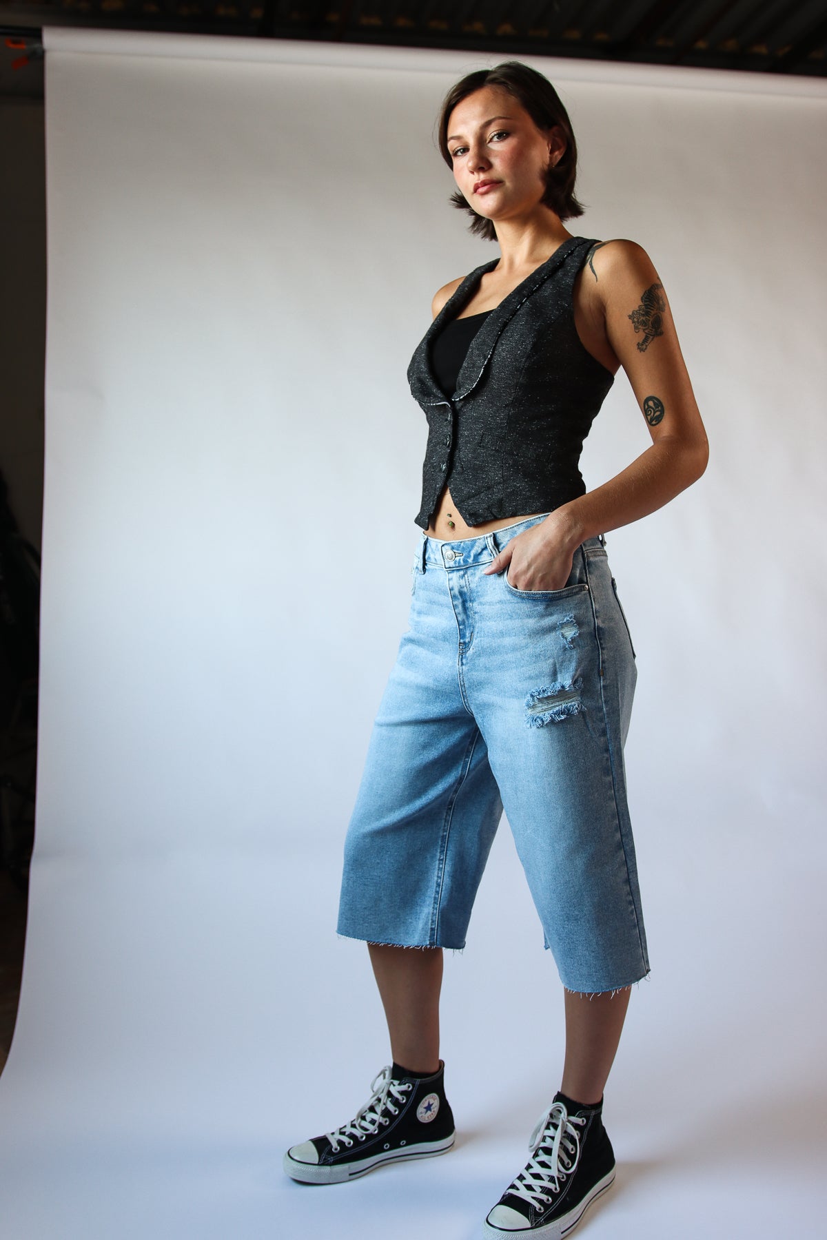 Distressed Long Jorts Light