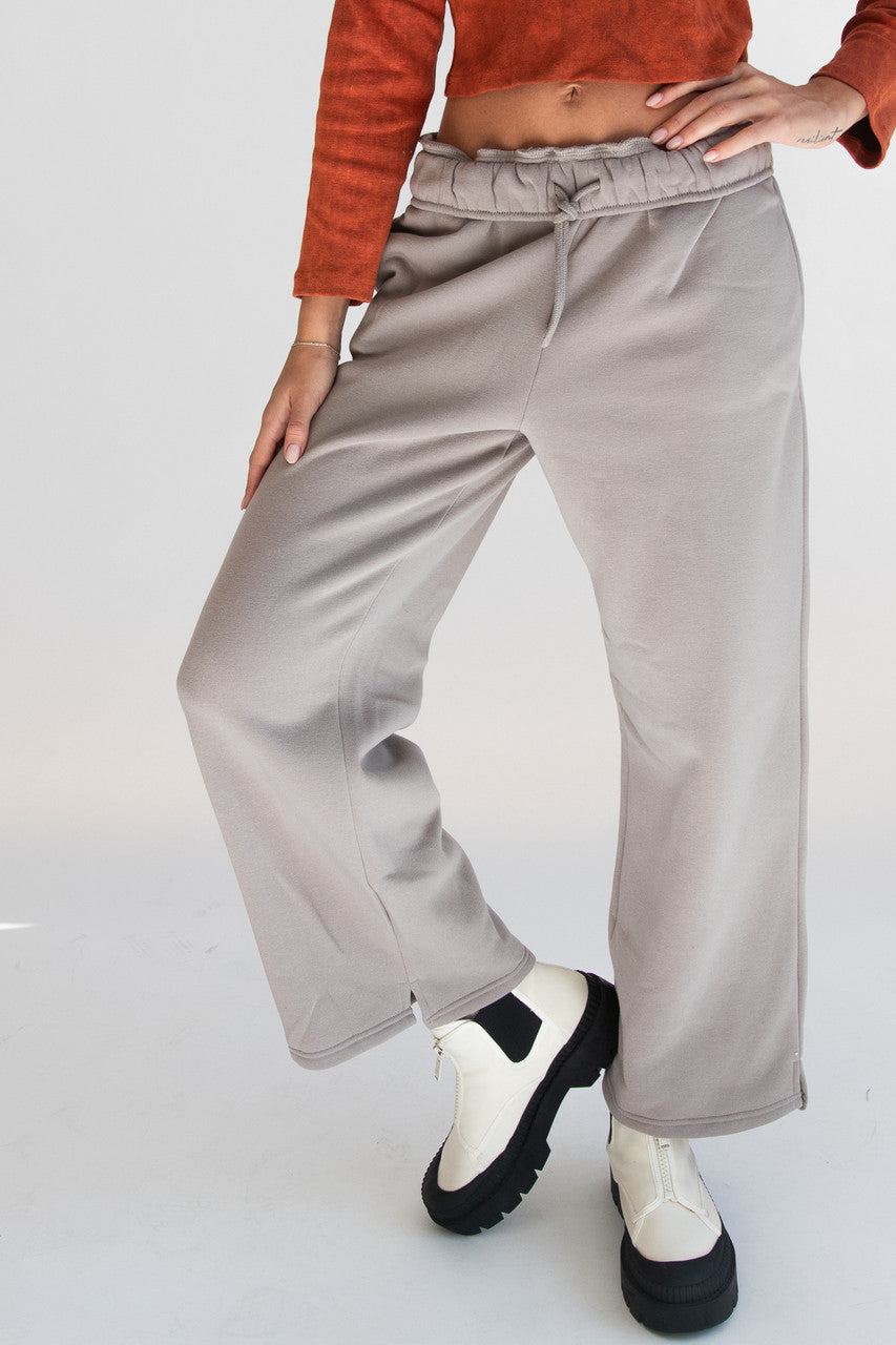 パンツ Fallett Brush logo one-tuck wide sweatpants dark gray FA2203 STORY LOGO SWEATPANTS GRAY - FALLETT | 60% - Asian Fashion