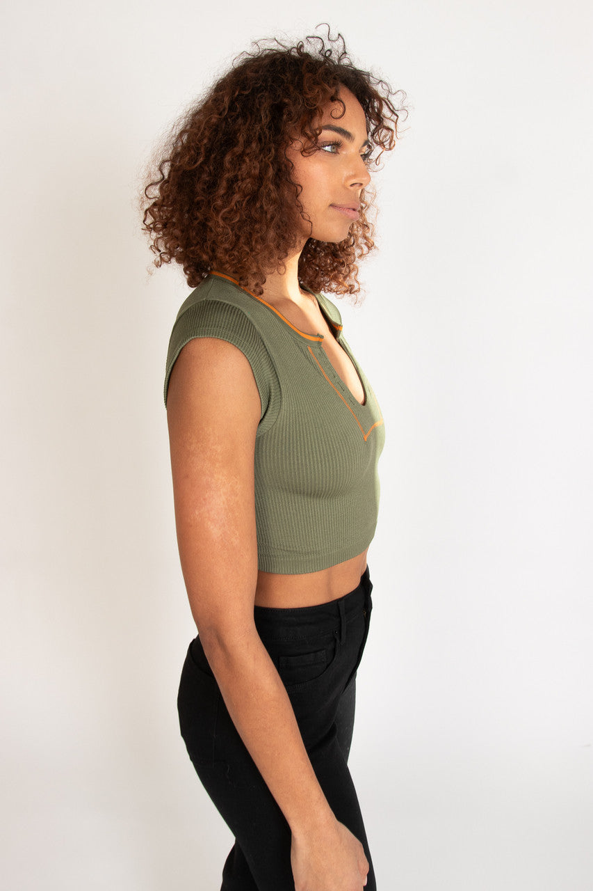 Sporty Notch Neck Seamless Tee