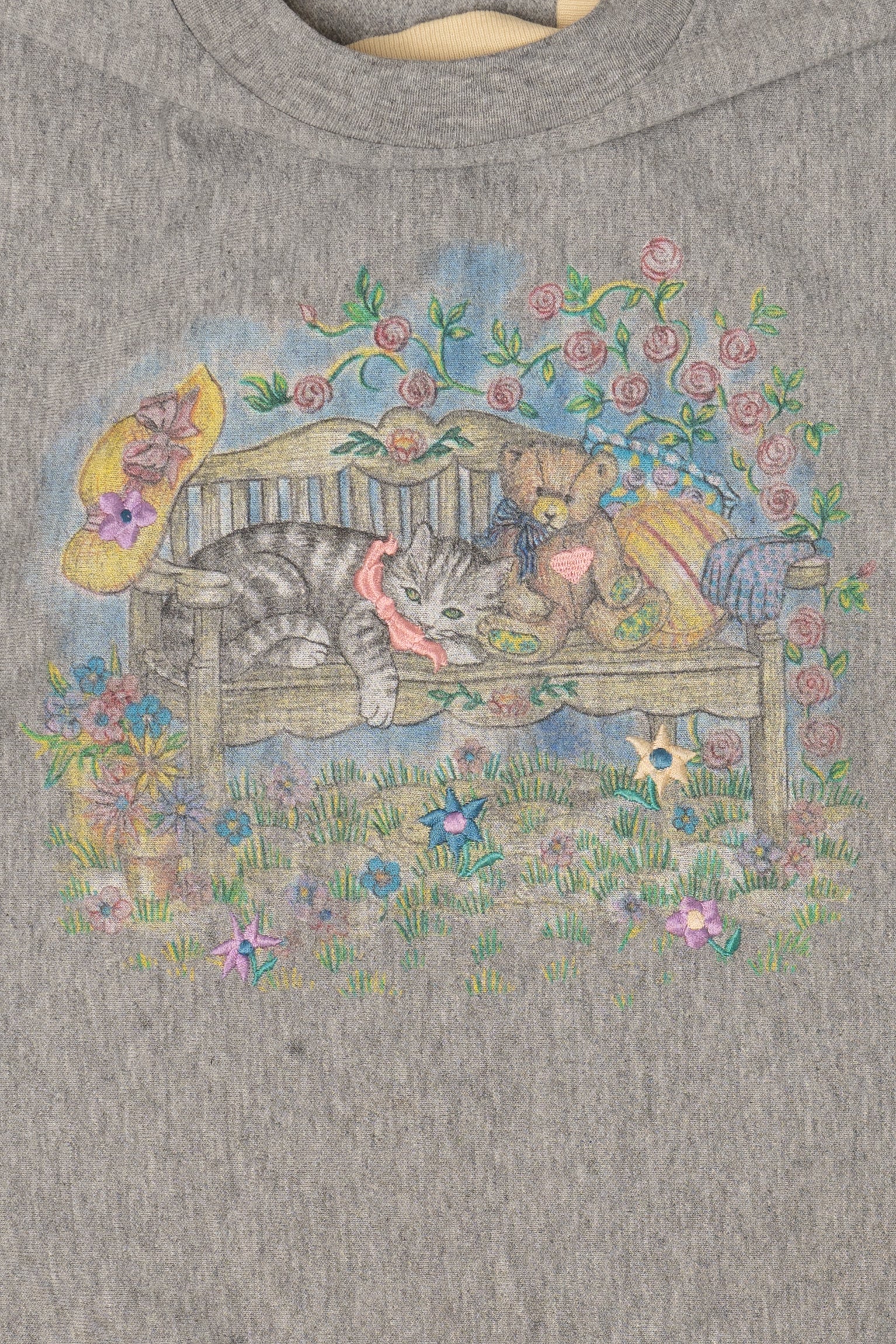 Vintage Gray Embroidered Kitten And Flowers Sweatshirt (1990s)