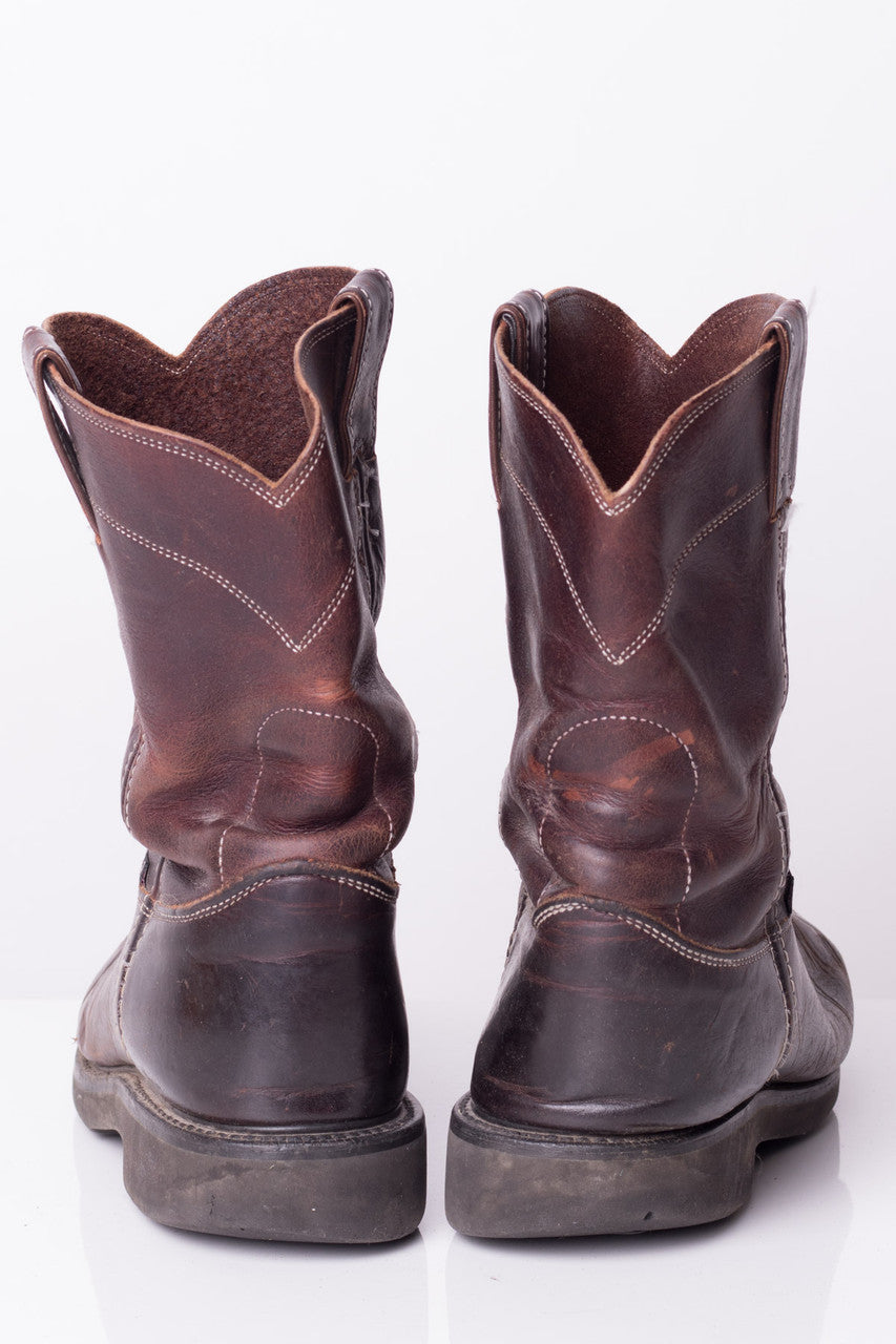 Round Toe Justin Cowboy Boots (9D)