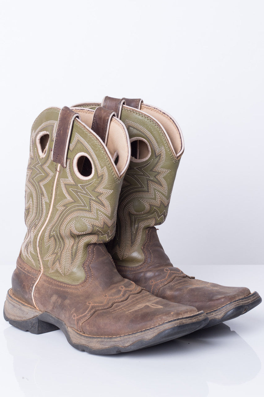 Green Two Toned Vintage Cowboy Boots (7M)