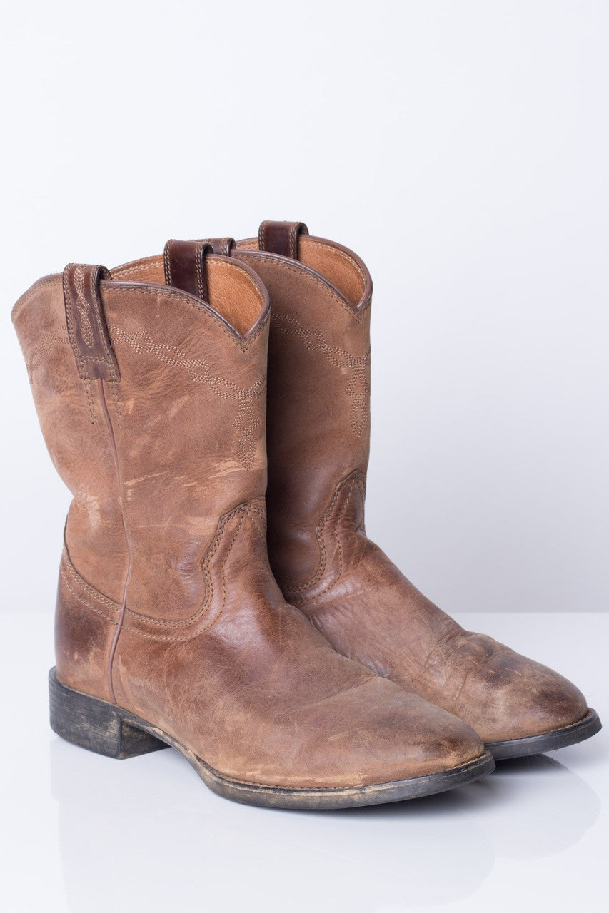 Brown Leather Ariat Vintage Cowboy Boots (8D)
