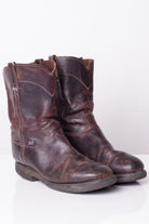 Round Toe Justin Cowboy Boots (9D)