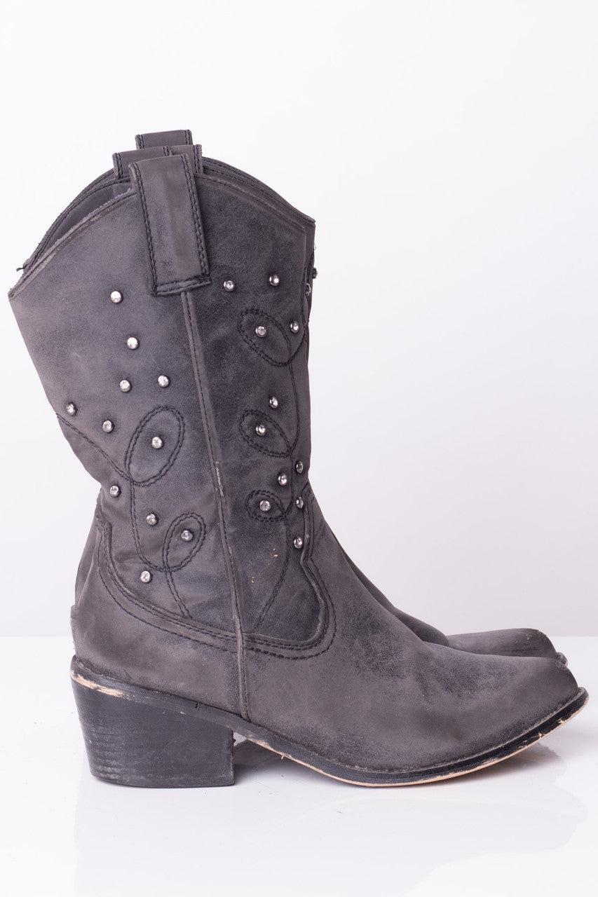 Bedazzled Cowboy Boots (6)