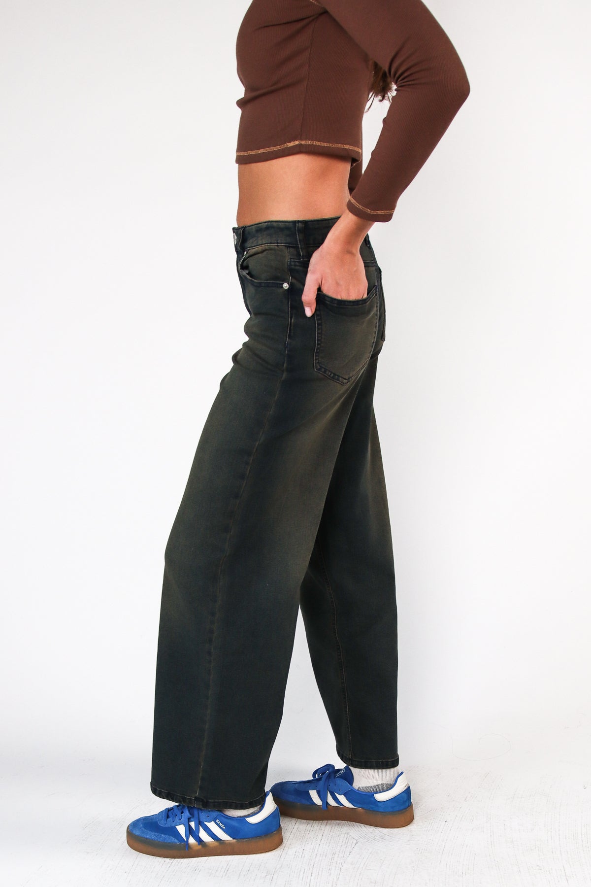Wide Leg Grunge Wash Jeans