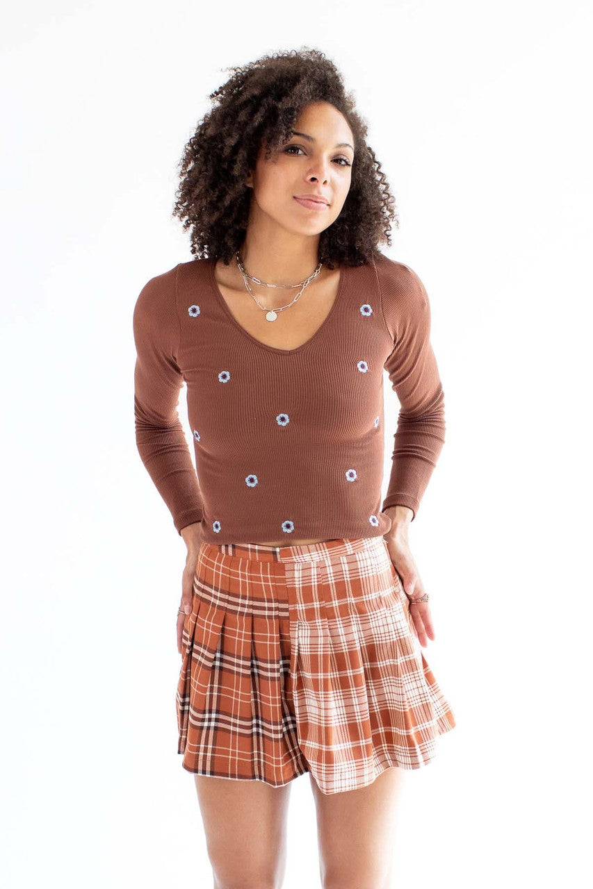 Cappuccino Floral Embroidered Seamless V-Neck Shirt