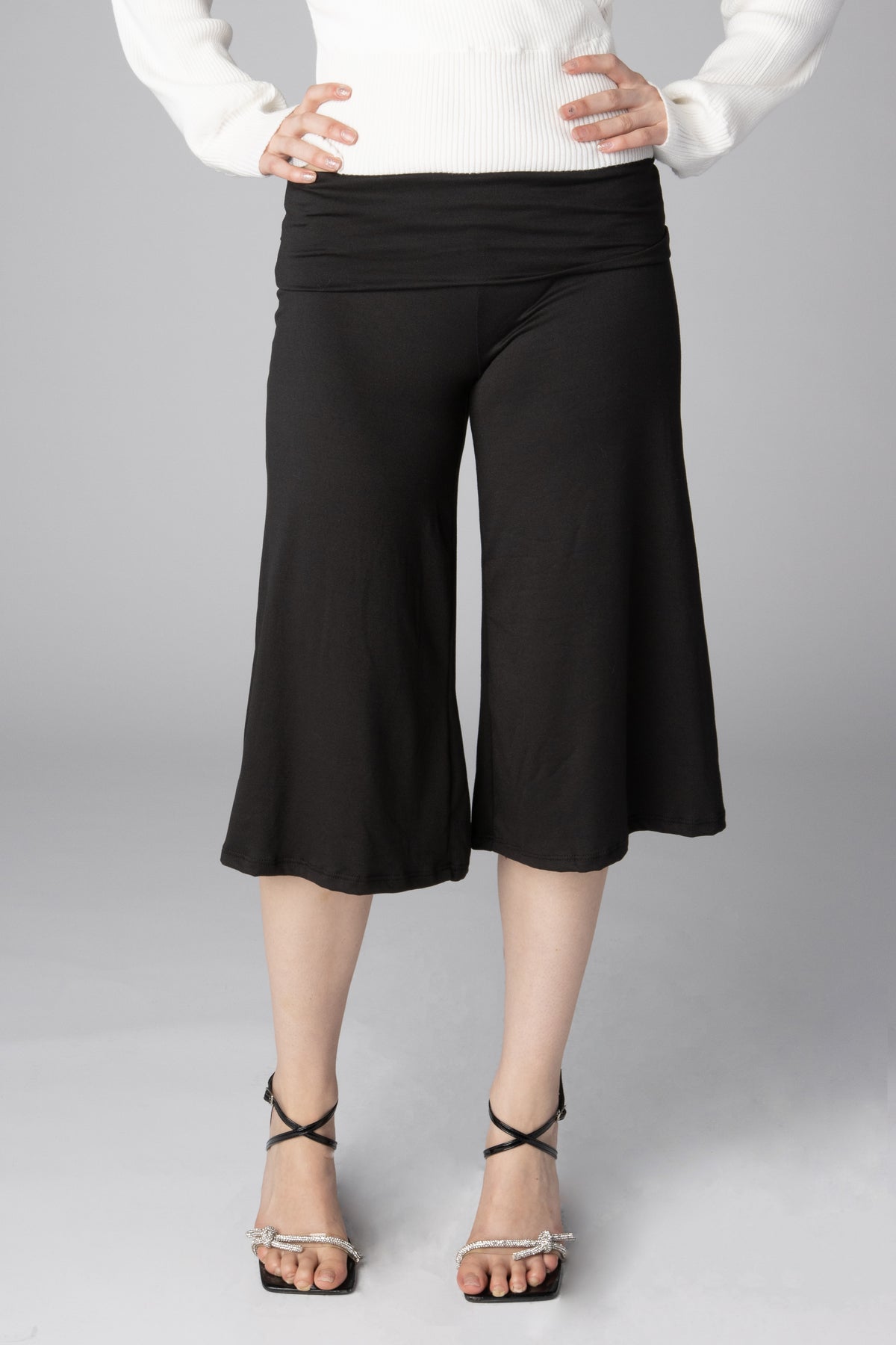 Black fold-over waistband cropped wide-leg culottes