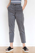 Grey Pleated Contempo Jeans (sz. 11)