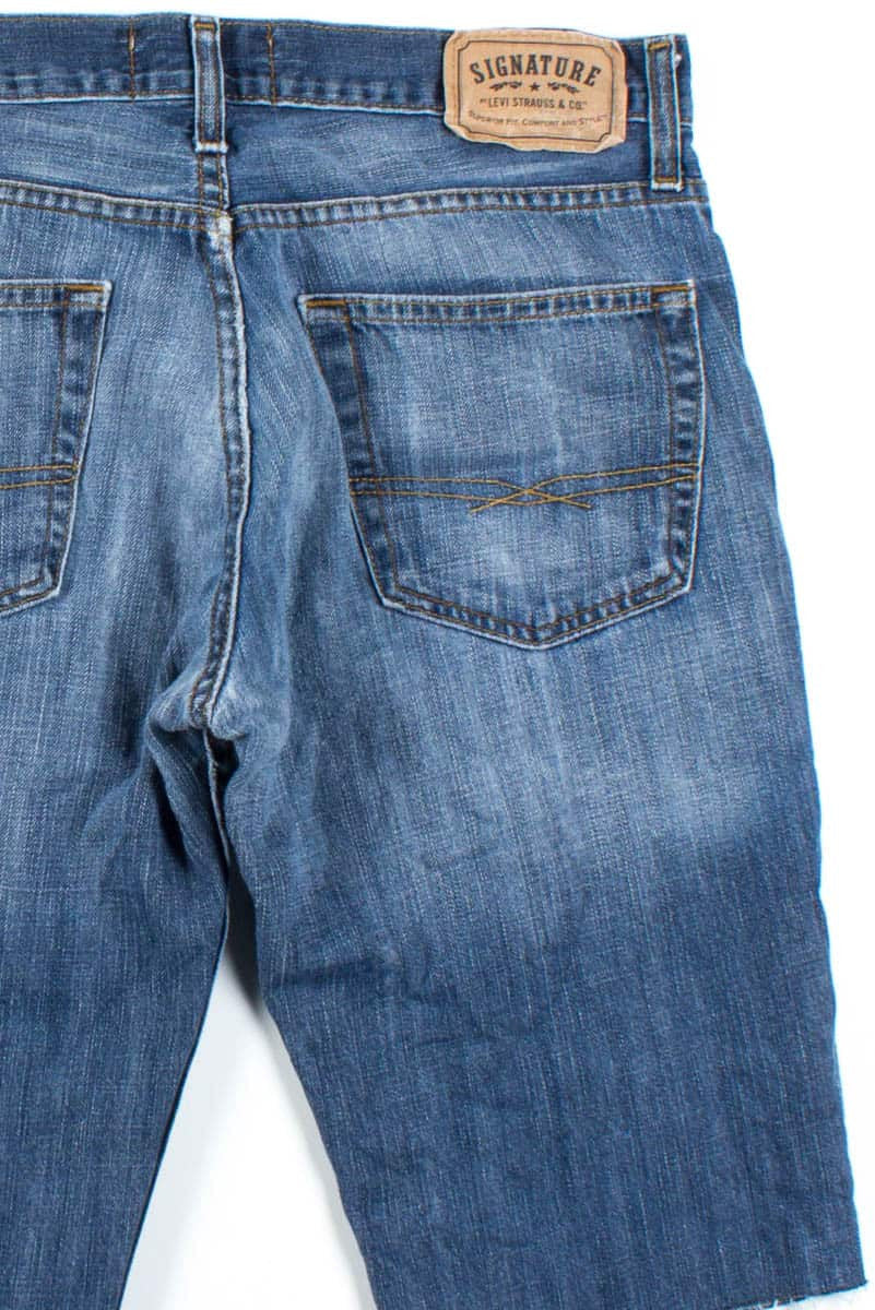 Signature Levi's Cut Off Shorts (sz. 32)