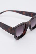 Thick Tortoiseshell Frame Sunglasses