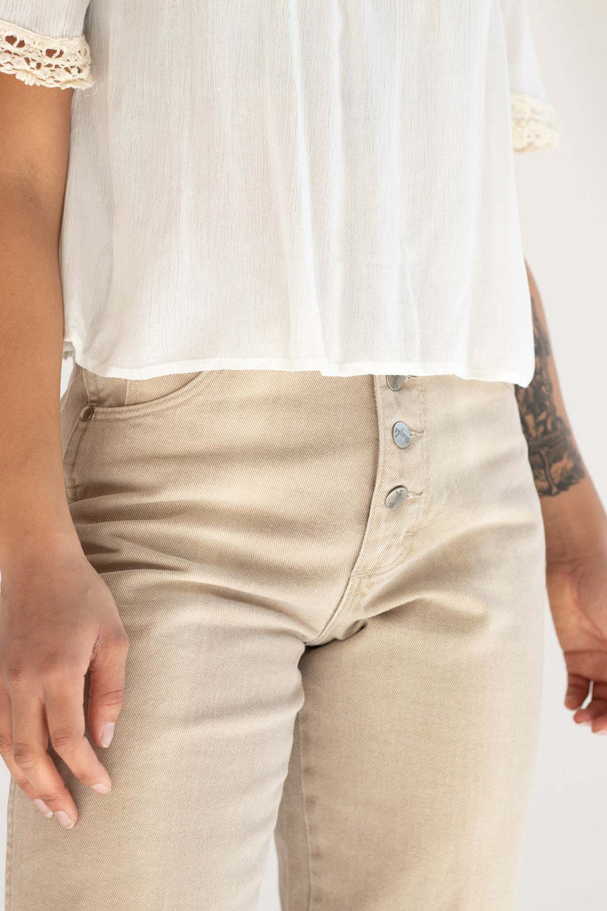 Tan Faded Wrangler High Waist Button Fly Jeans (sz. 5/6)