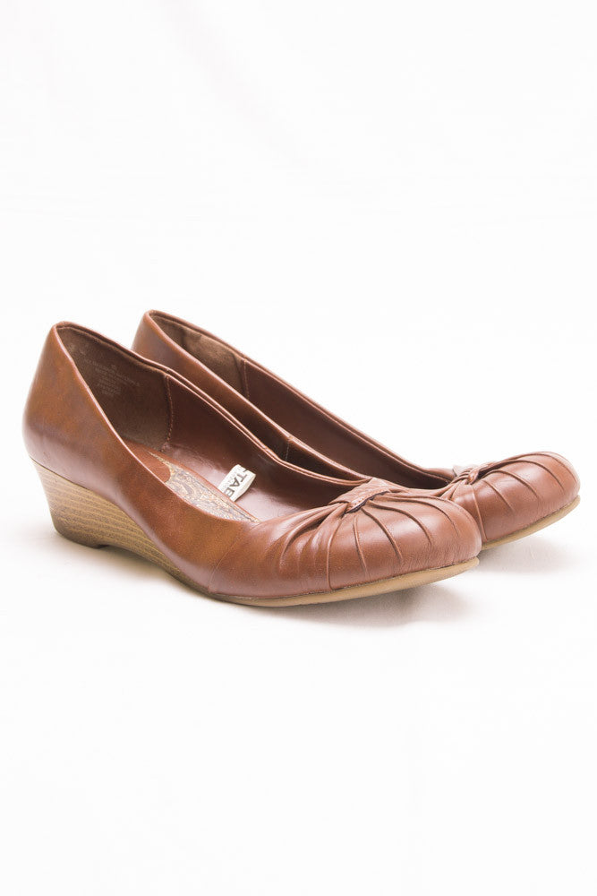 Brown Wedge