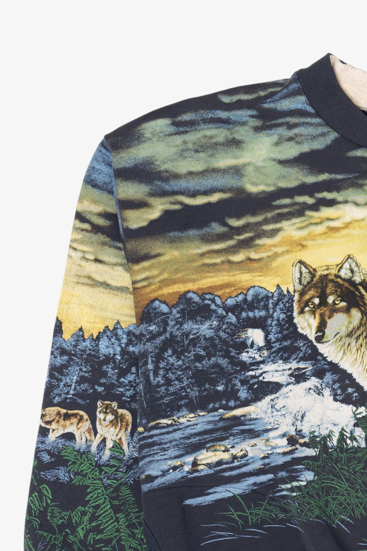 Vintage Navy Blue Wolves All Over Print Sweatshirt (1990s)