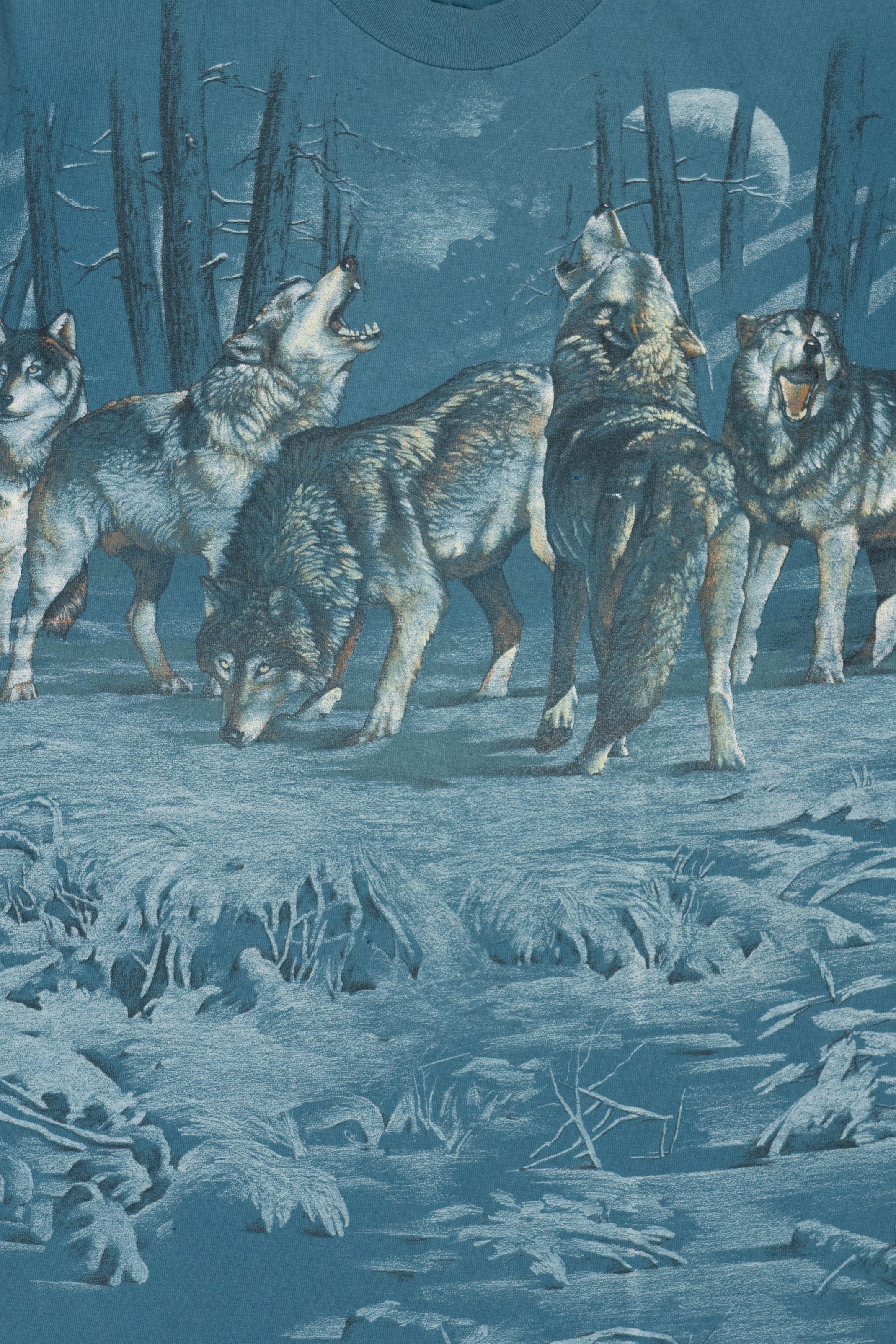 Vintage Distressed Pack Of Wolves Wrap Around Print T-Shirt (1990s)