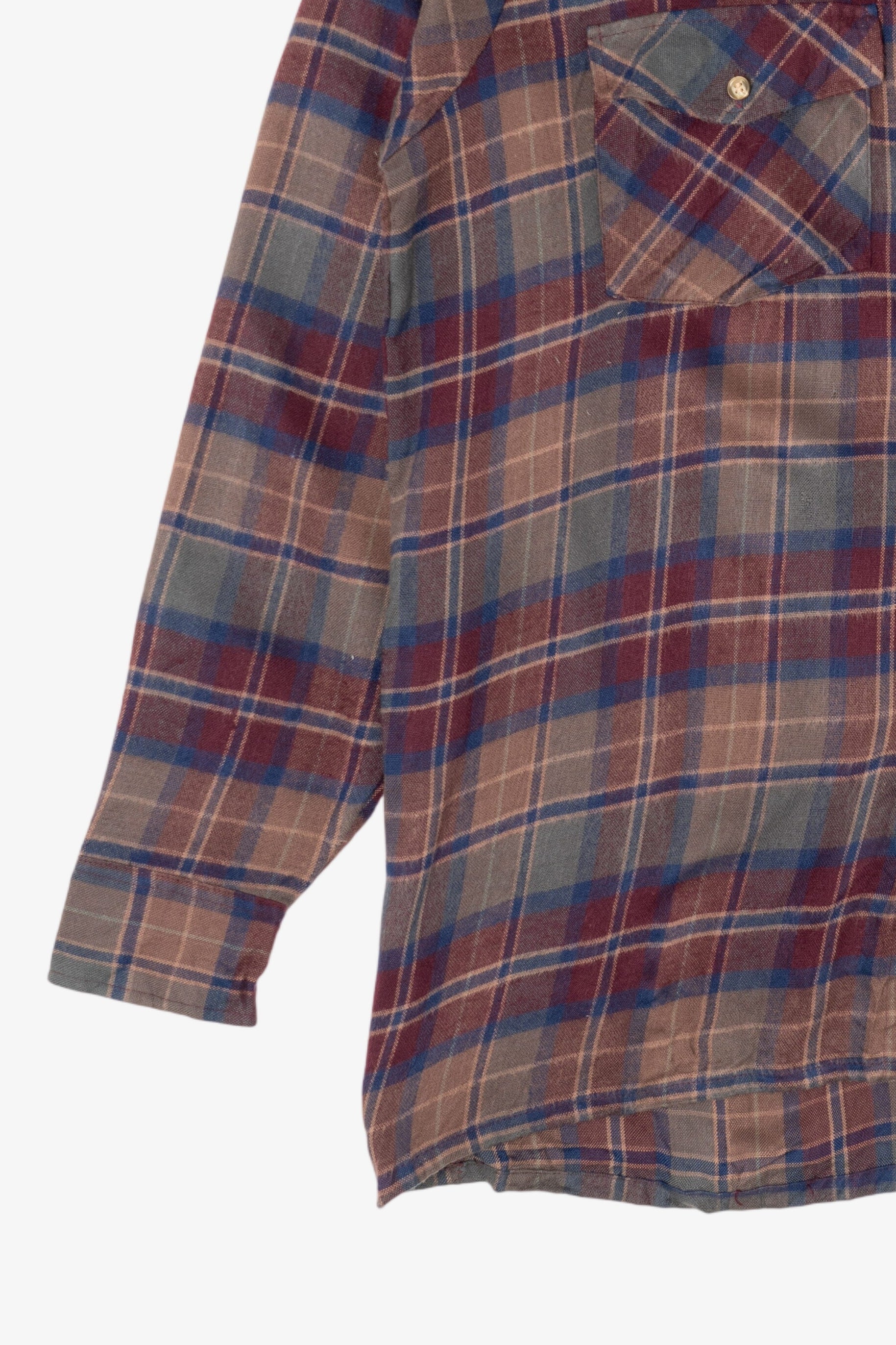 Vintage Van Heusen Plaid Winterweights Button Up Flannel Shirt (1990s)