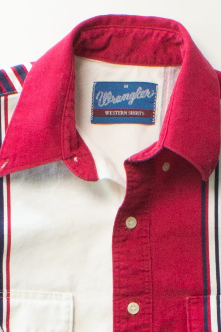 Vintage Red Short Sleeve Wrangler Button Up Shirt (1990s)