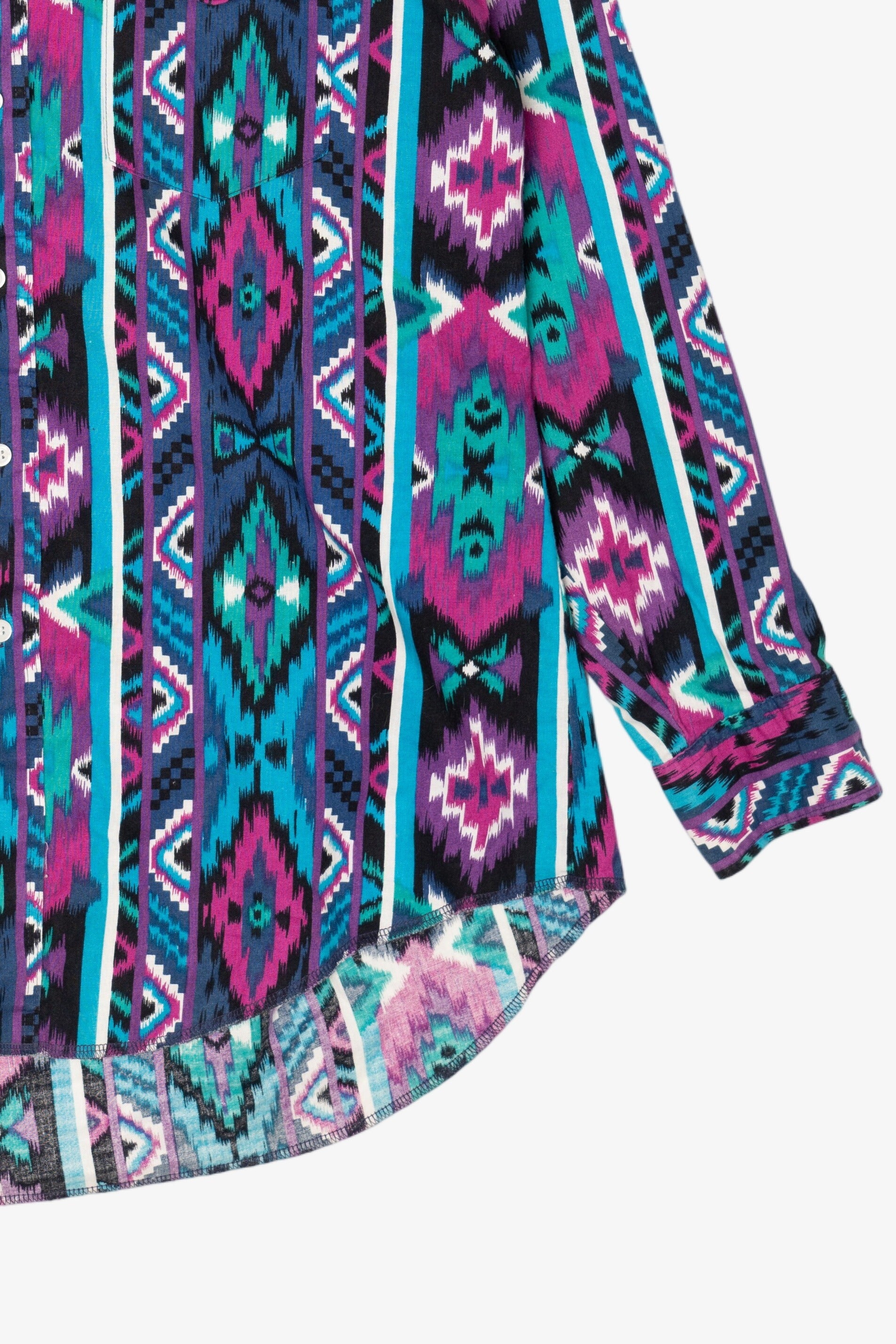 Vintage Blue And Purple Aztec Southwestern Wrangler Cowboy Cut Button Up Shirt (1990s)