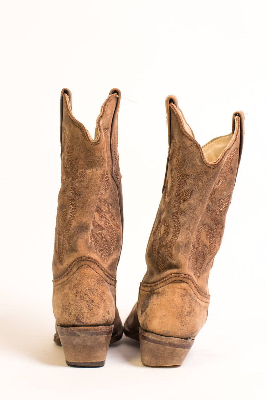 Vintage Corral Cowboy Boot (7.5 B)