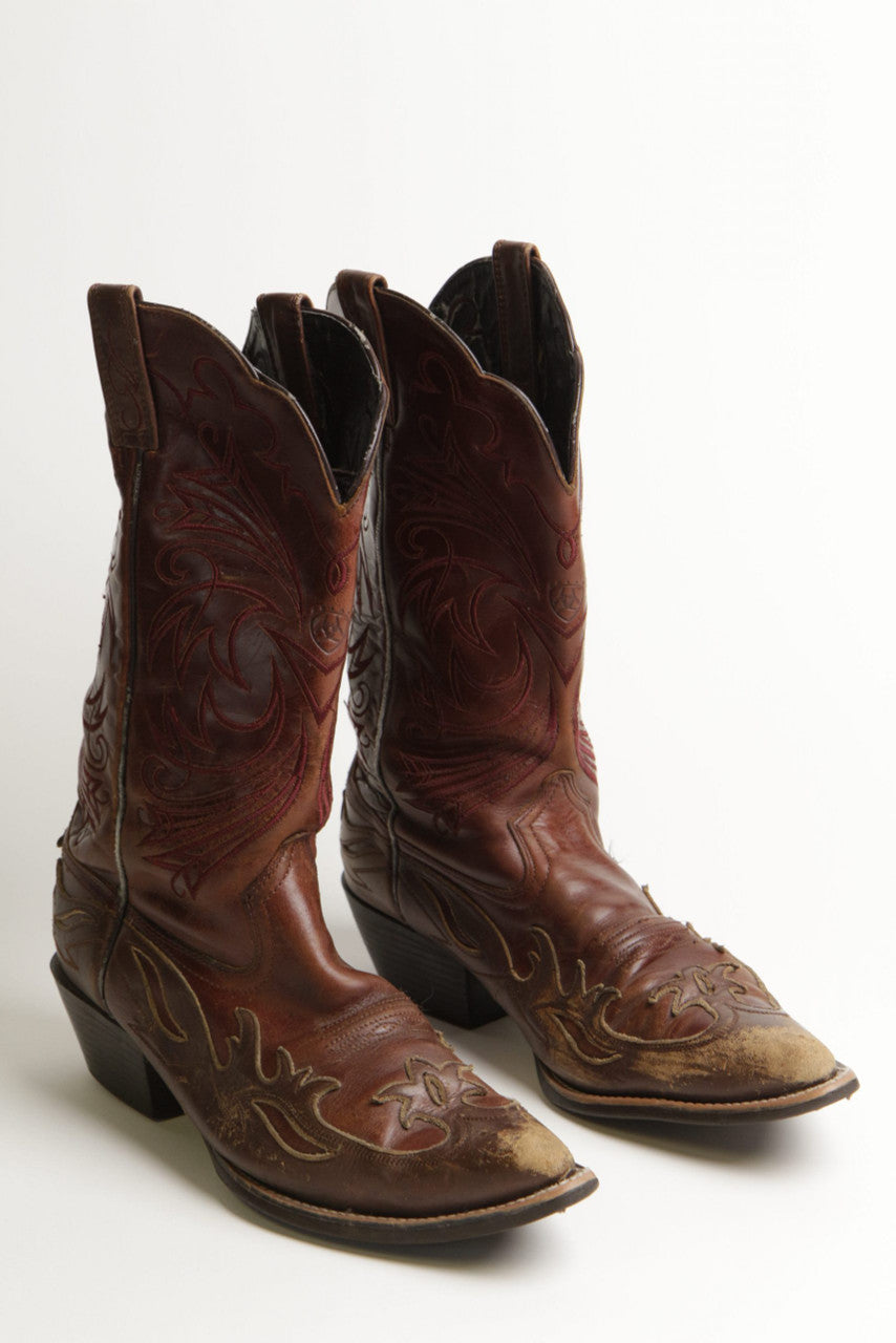 Men's 9B Ariat Cowboy Boots