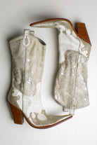 Vintage White and Silver Cowboy Boot (1990s) 1252