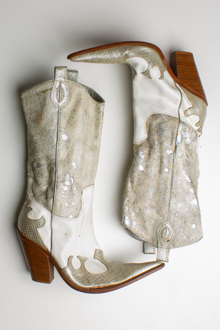 Vintage White and Silver Cowboy Boot (1990s) 1252