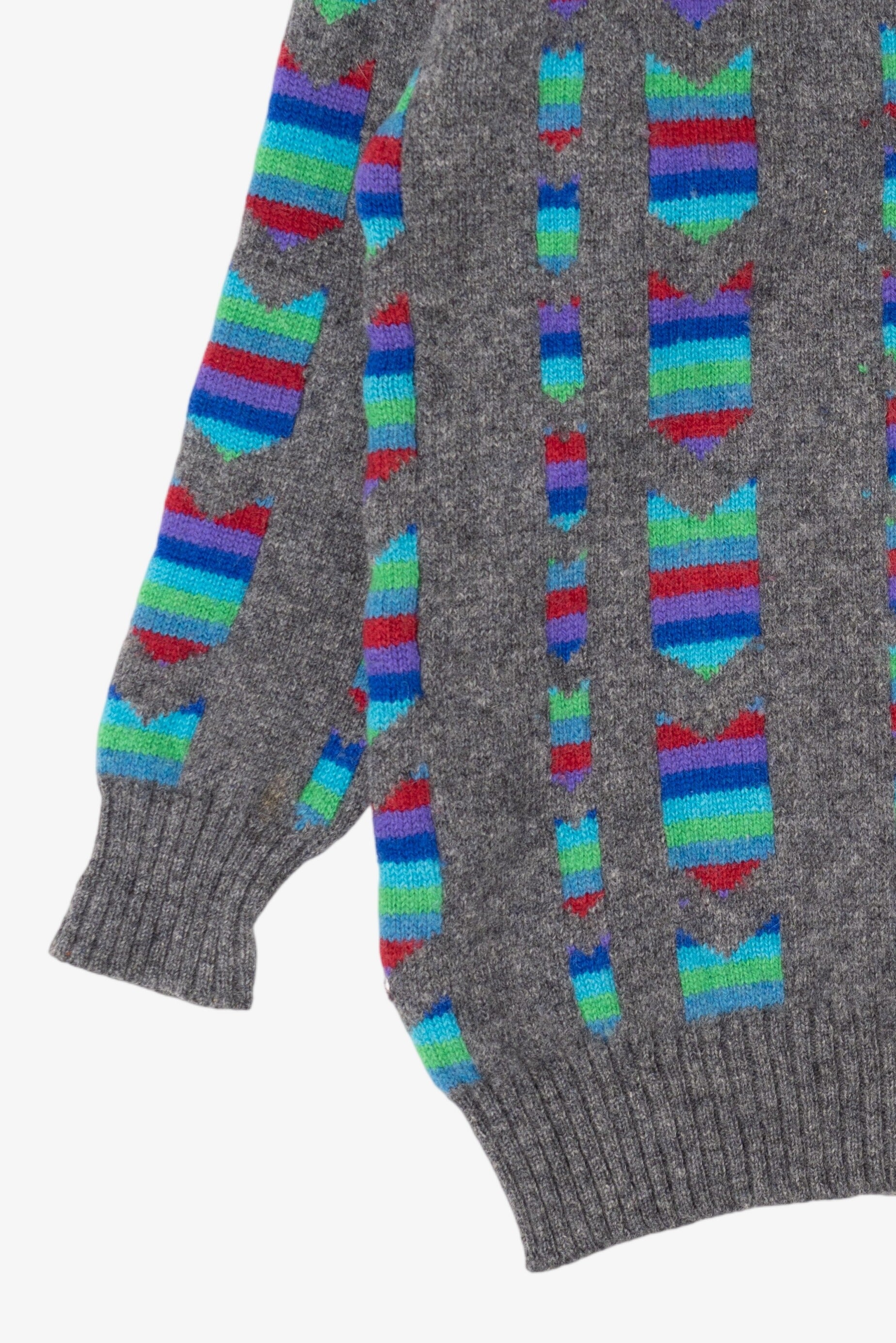 Vintage Gray And Rainbow Pattern ZigZag Sweater (1980s)