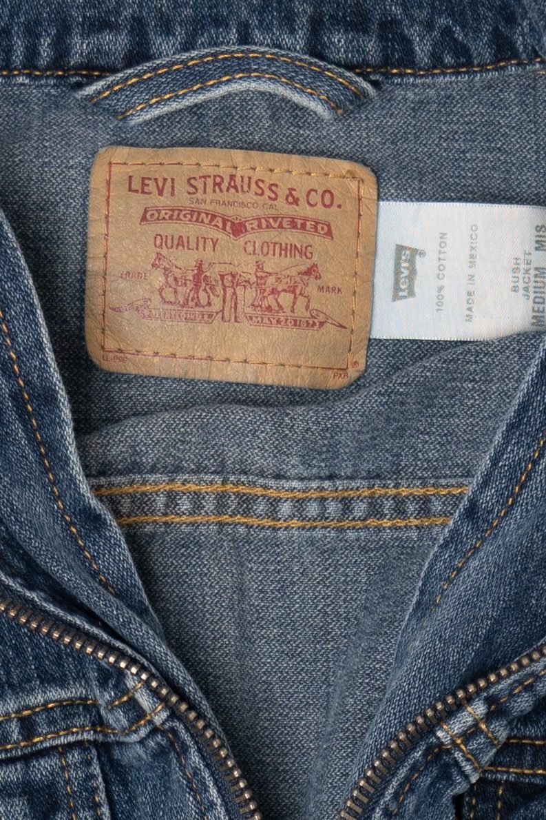 Vintage Levi's Full Zip With Belt Denim Jacket (1990s)