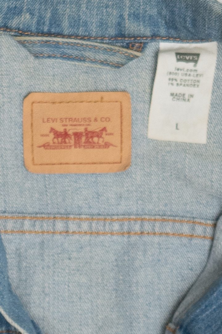 Vintage Levi's X Stitch Detail Denim Jacket (2000s)