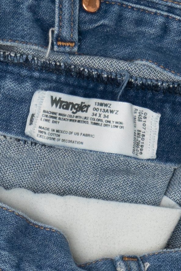Vintage Distressed Wrangler Denim Jeans (34x34)  (1990s)