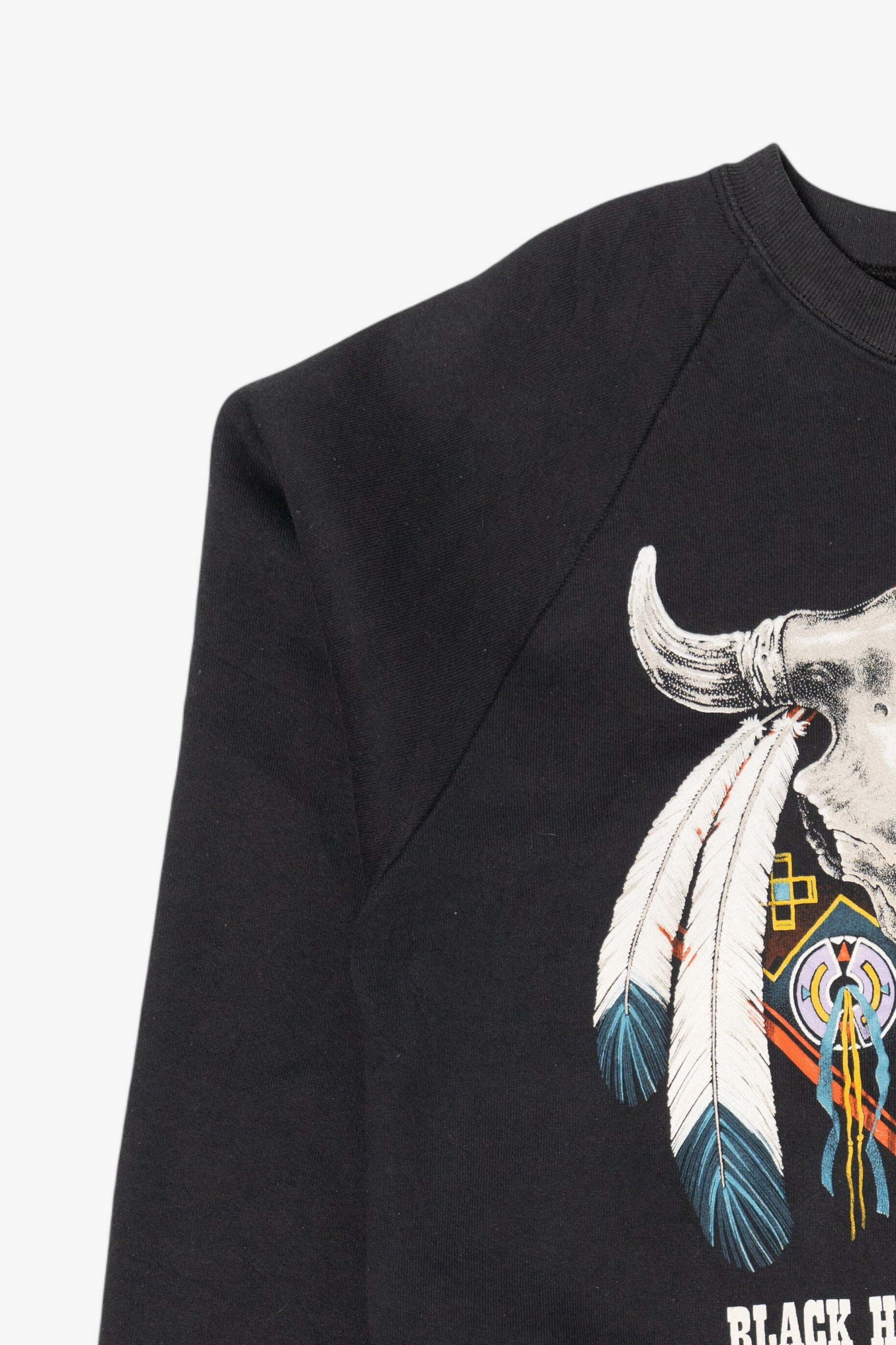 Vintage Black Hills South Dakota Raglan Sweatshirt (1990s)