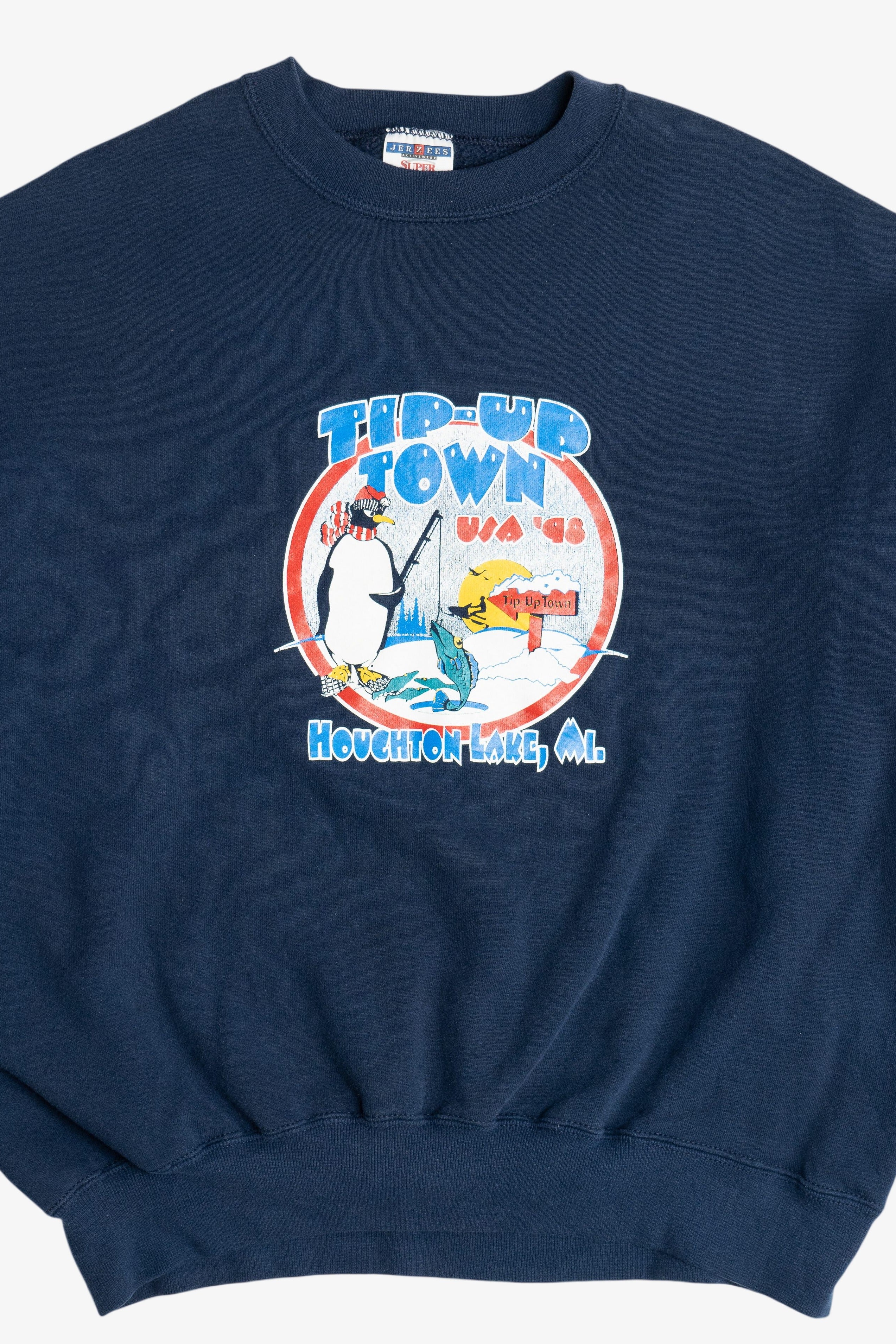 Vintage "Skips Lounge" "Houghton Lake, MI" "USA '98" Penguin Sweatshirt (1990s)