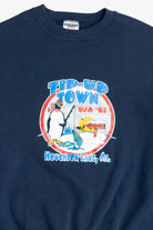 Vintage "Skips Lounge" "Houghton Lake, MI" "USA '98" Penguin Sweatshirt (1990s)