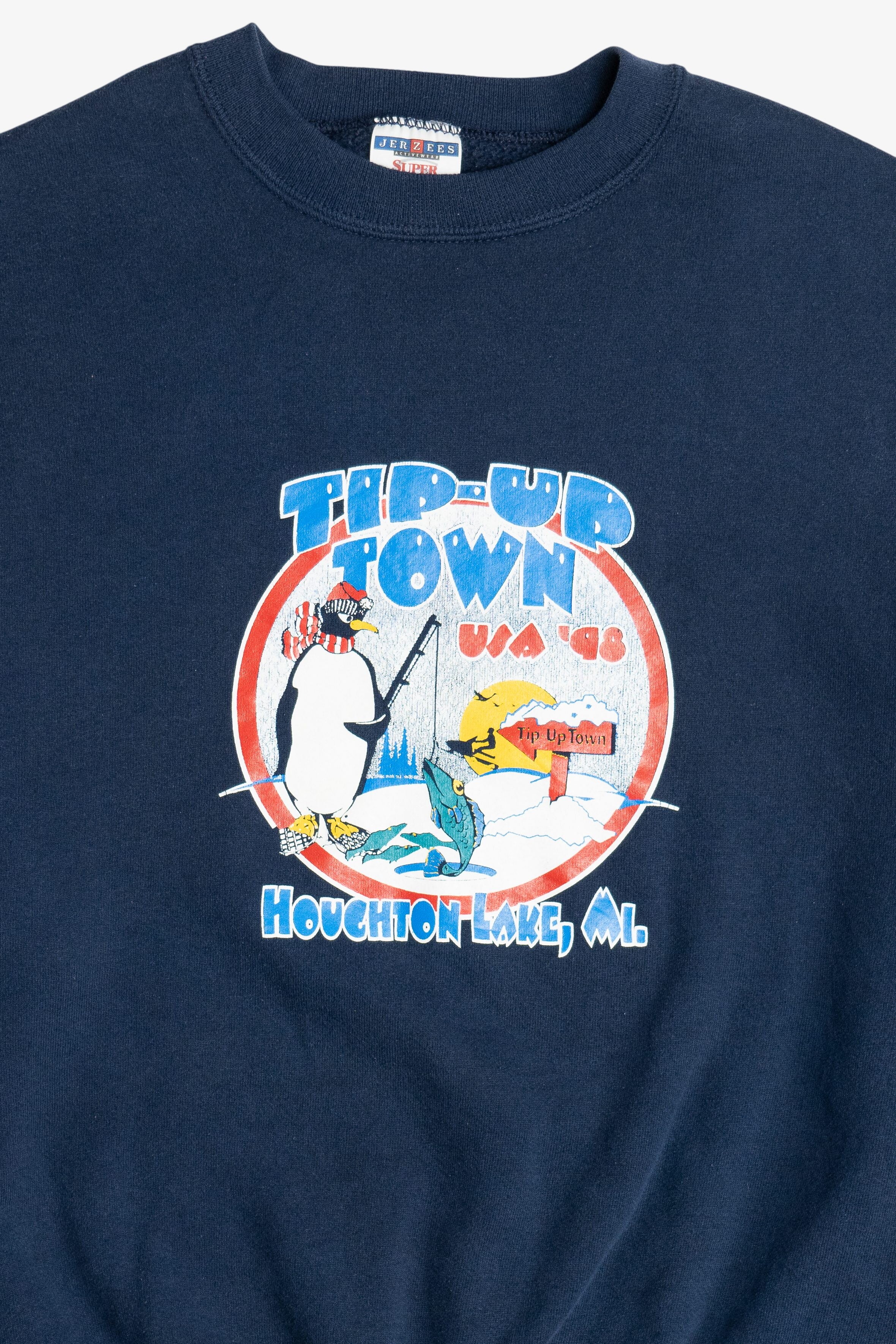 Vintage "Skips Lounge" "Houghton Lake, MI" "USA '98" Penguin Sweatshirt (1990s)