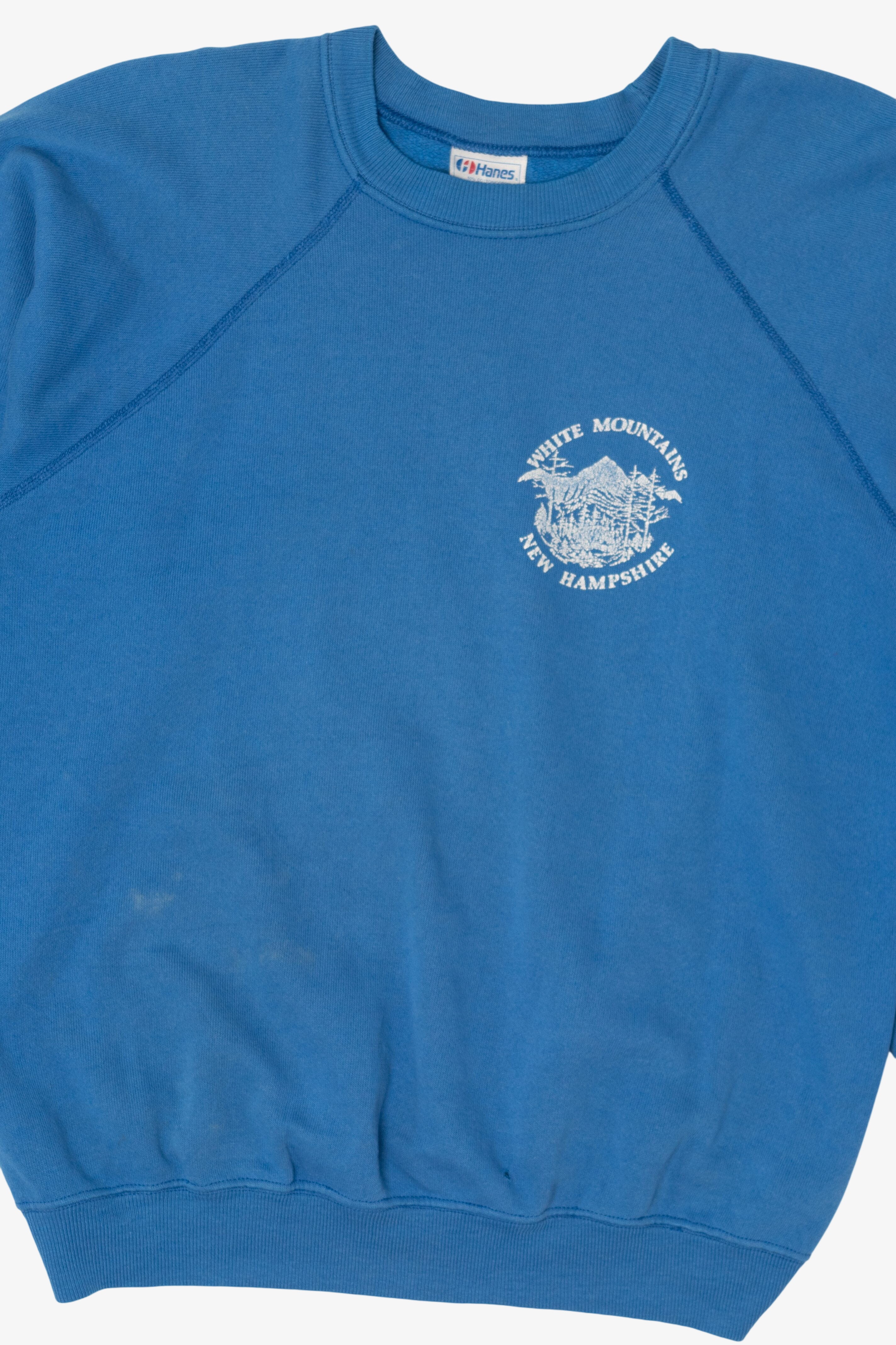 Vintage Blue White Mountains New Hampshire Raglan Sweatshirt (1990s)